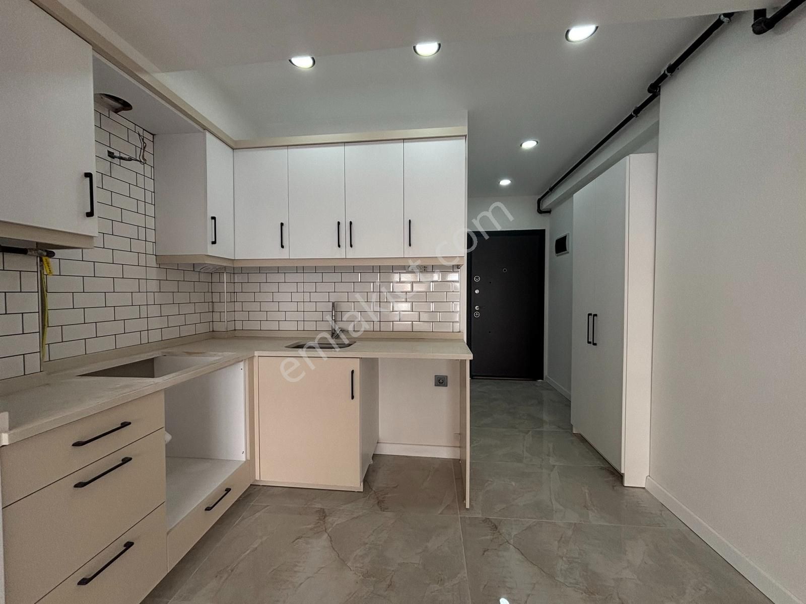 Bornova Ege Üniversitesi Yakını Yatırımlık 1+1 Satılık Daire - Görsel 3