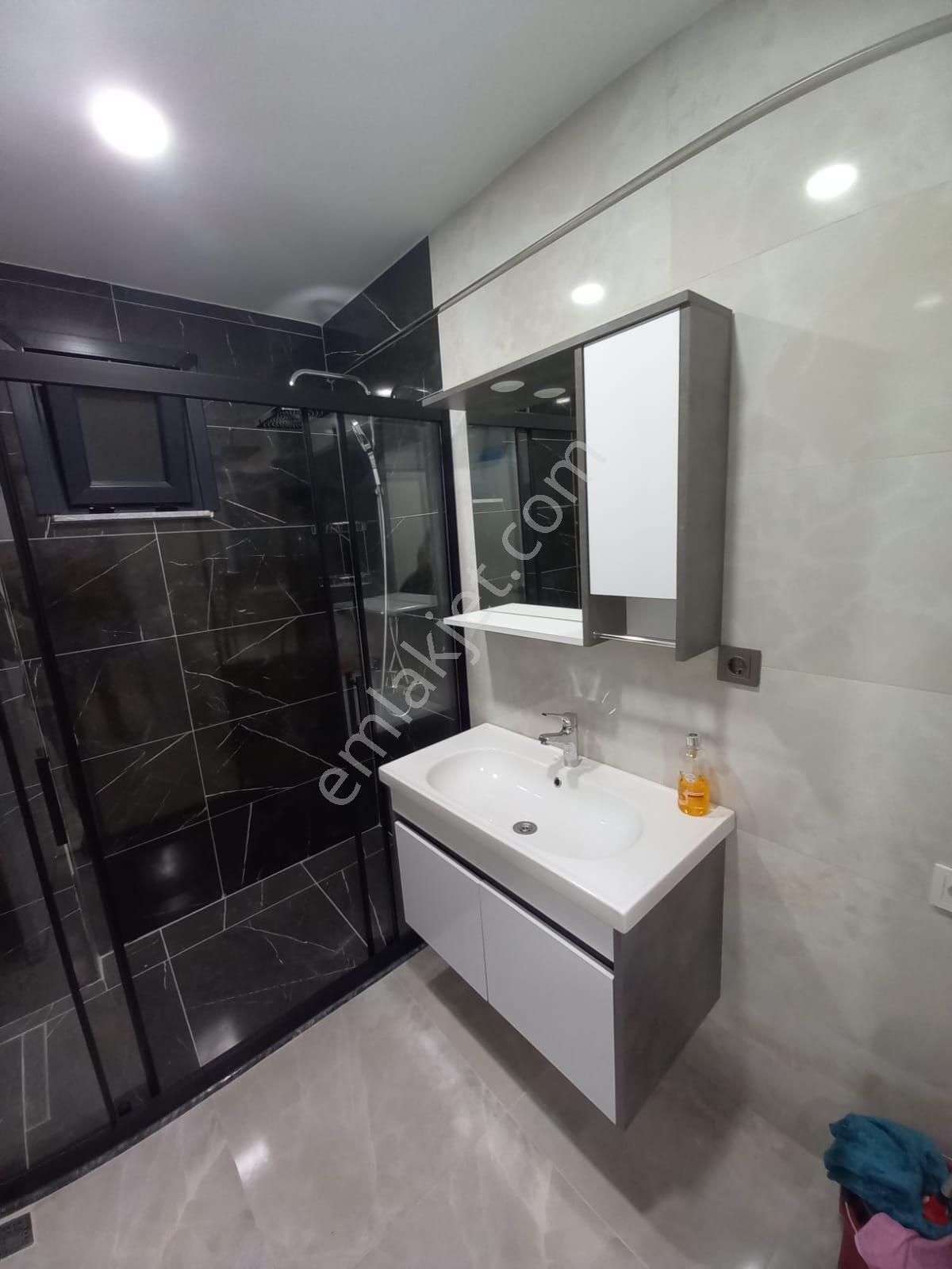 Emlak Dünyasından Alt Kaynarcada Marmarya Yakın Lüks 2+1 - Görsel 17