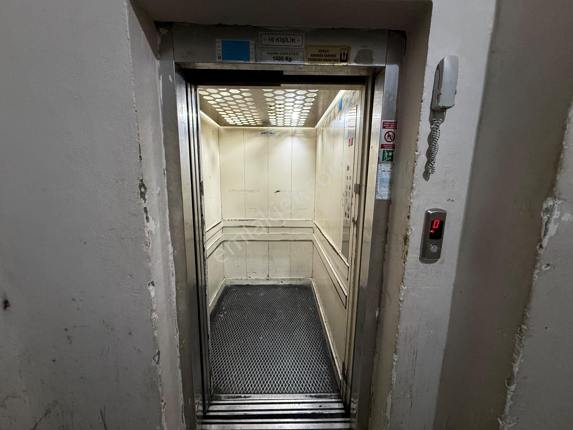 Güneşli'de İş Hanı Giriş Katında Kiralık 160 M2 Dükkan / Atölye - Görsel 14