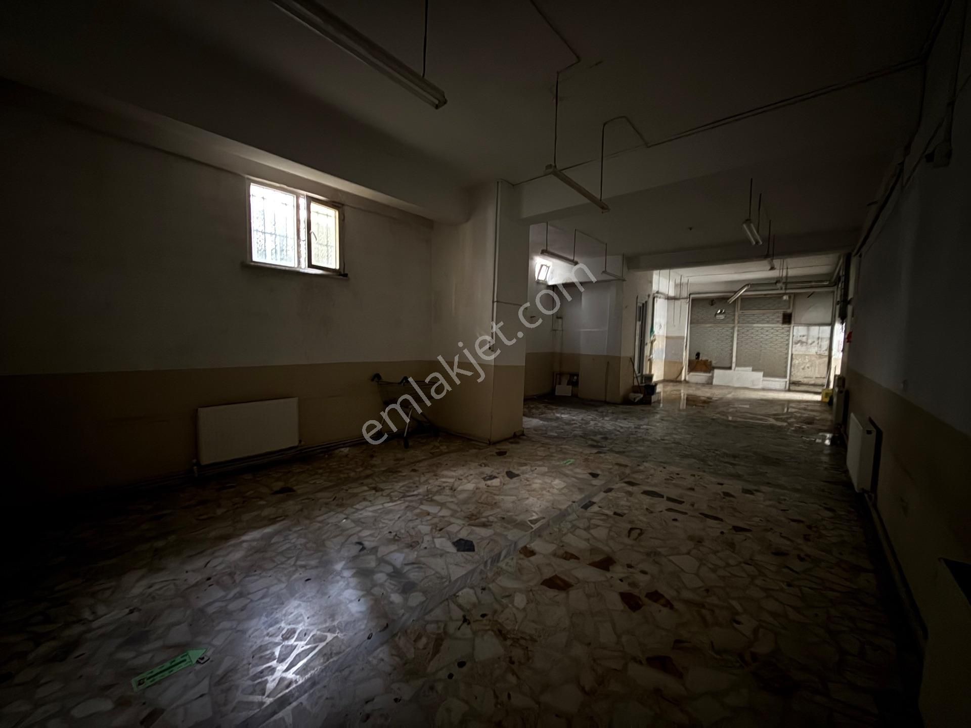 Güneşli'de İş Hanı Giriş Katında Kiralık 160 M2 Dükkan / Atölye - Görsel 22