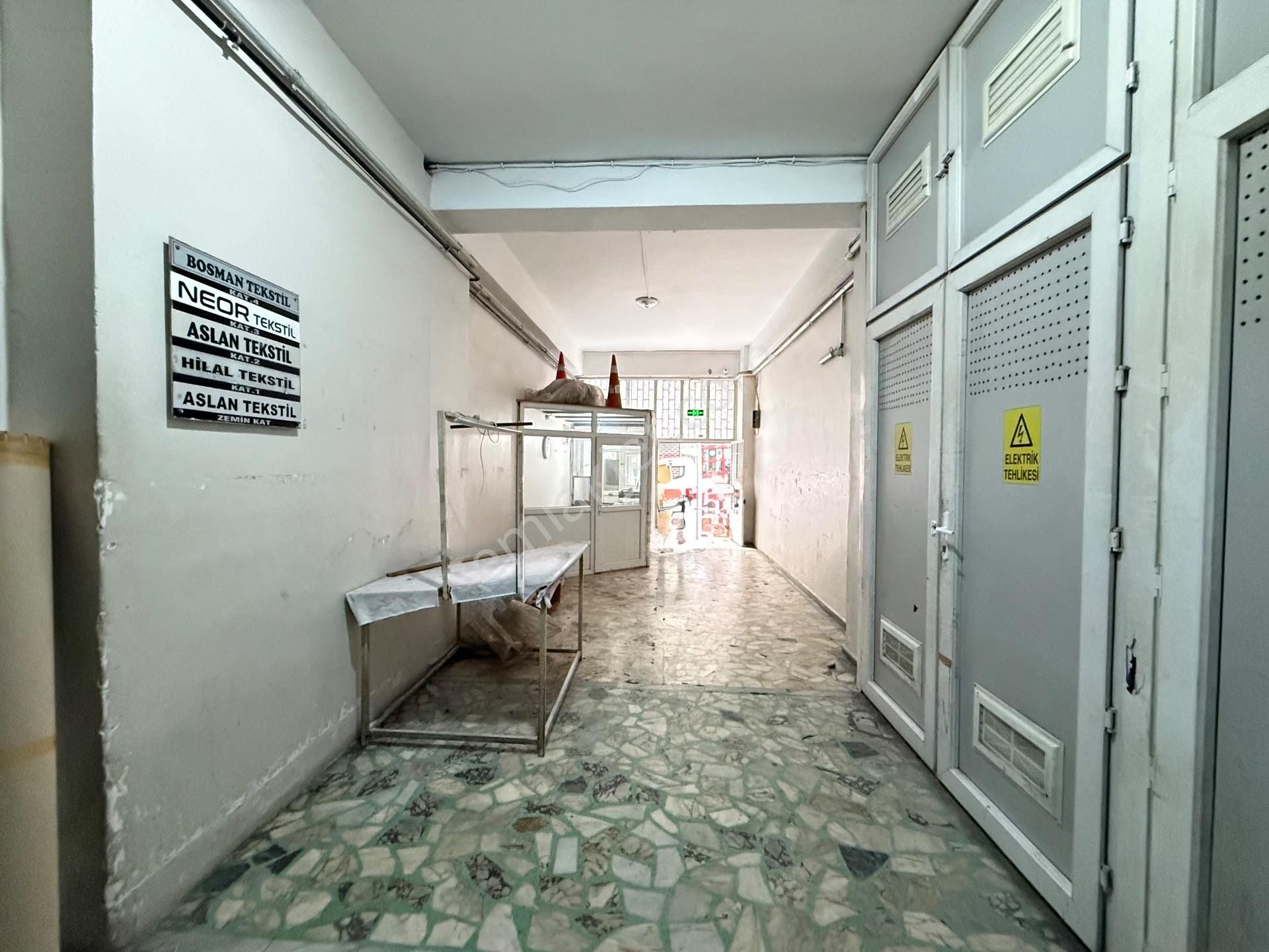 Güneşli'de İş Hanı Giriş Katında Kiralık 160 M2 Dükkan / Atölye - Görsel 13