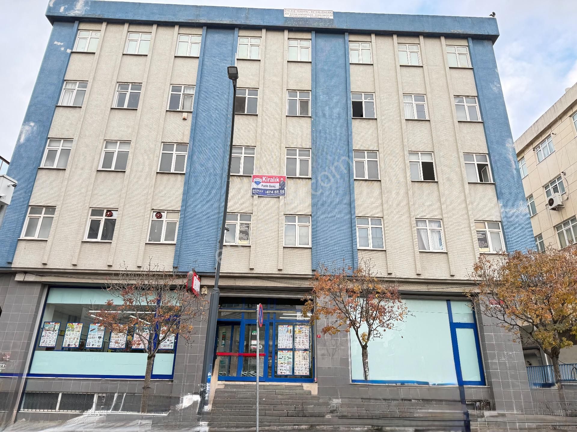 Güneşli'de İş Hanı Giriş Katında Kiralık 160 M2 Dükkan / Atölye