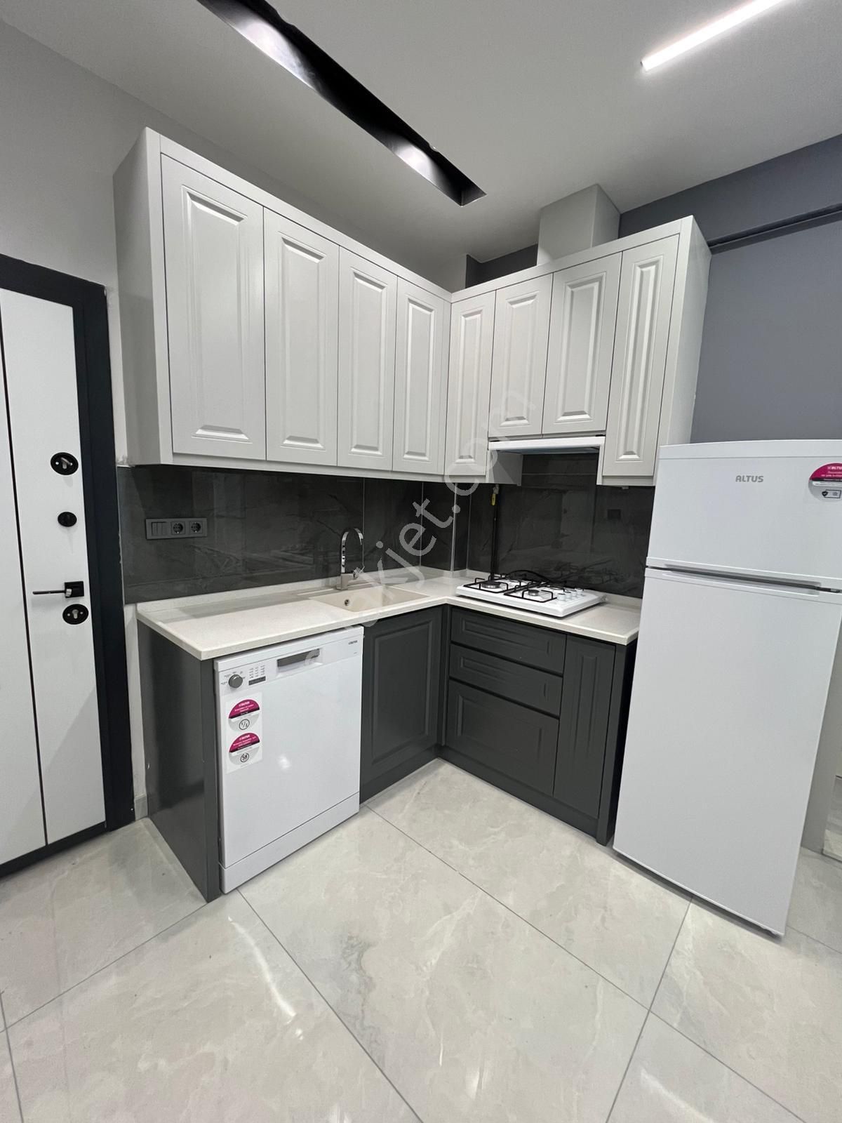 Özmecaz'dan Üniversite Mevki 1+1 Arakat Full Eşyalı Sıfır Ultra Lüks Apart - Görsel 3