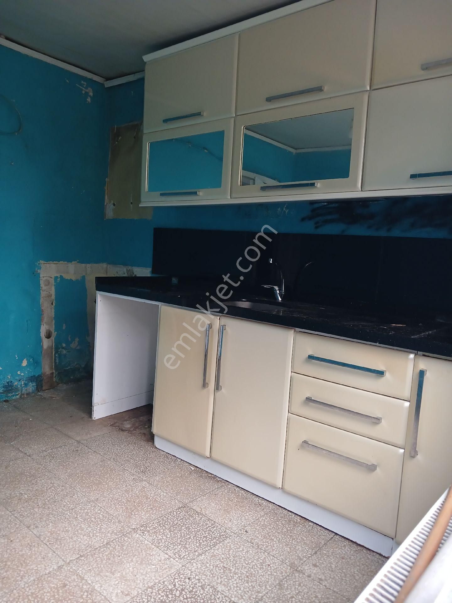 Reşitpaşa'da 2+1 Müstakil