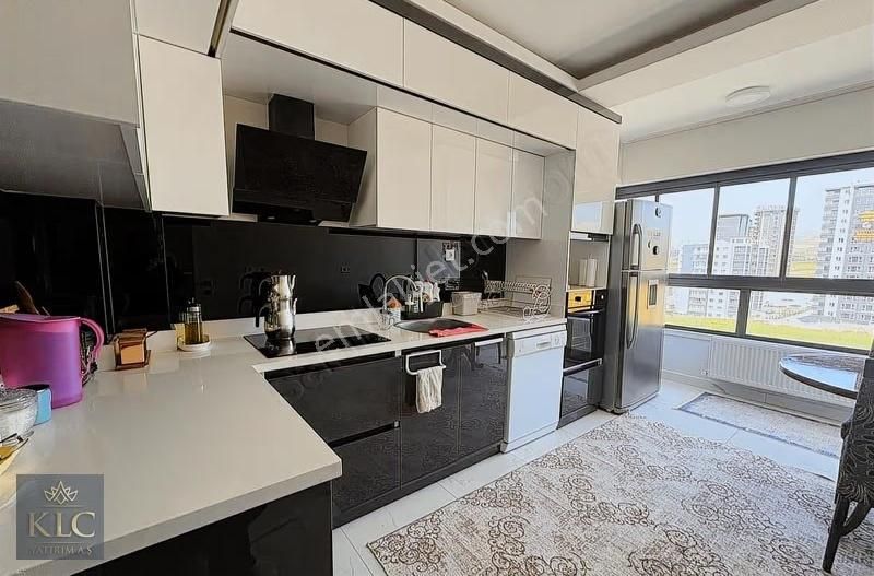 Klc 'den Sim Tower'da Fırsat Manzaralı Oturuma Hazır 3+1 - Görsel 13