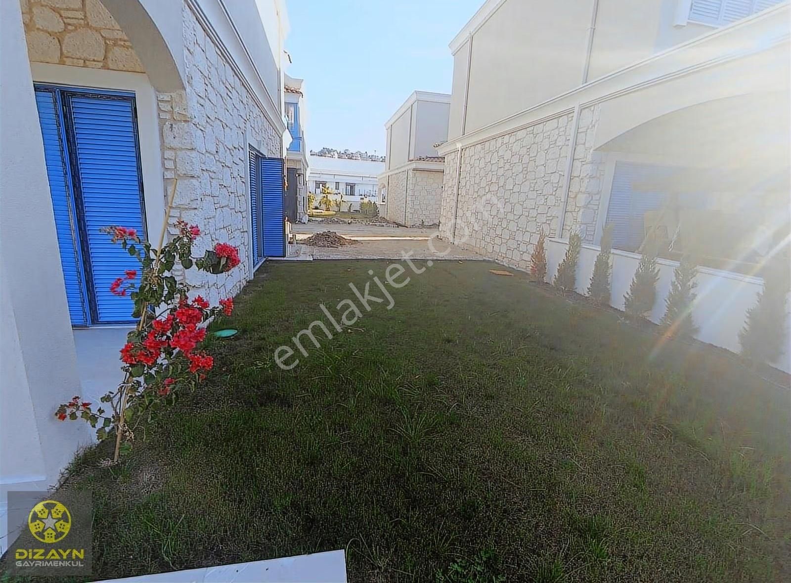 Kuşadası Merkezde Doğal Gazlı Satılık Sıfır Villalar - Görsel 19