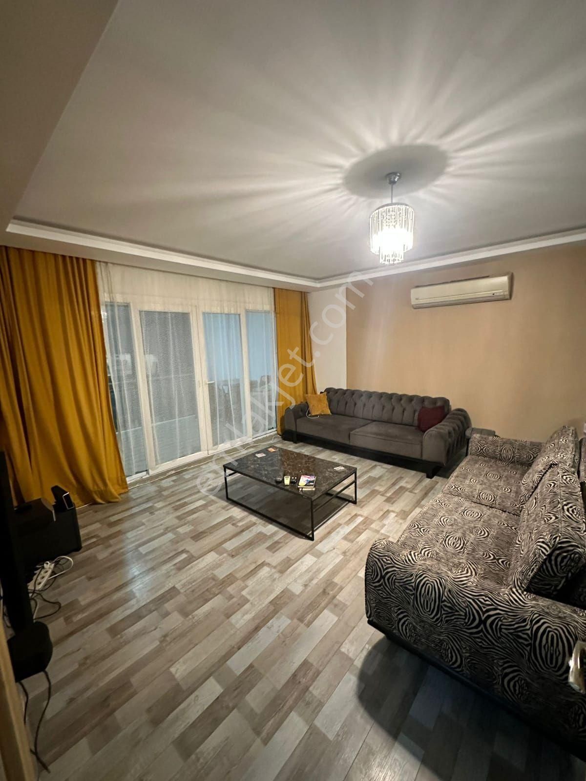 Kuşadası Merkezi Konumda Satılık Çift Banyolu 2+1 Daire - Görsel 3