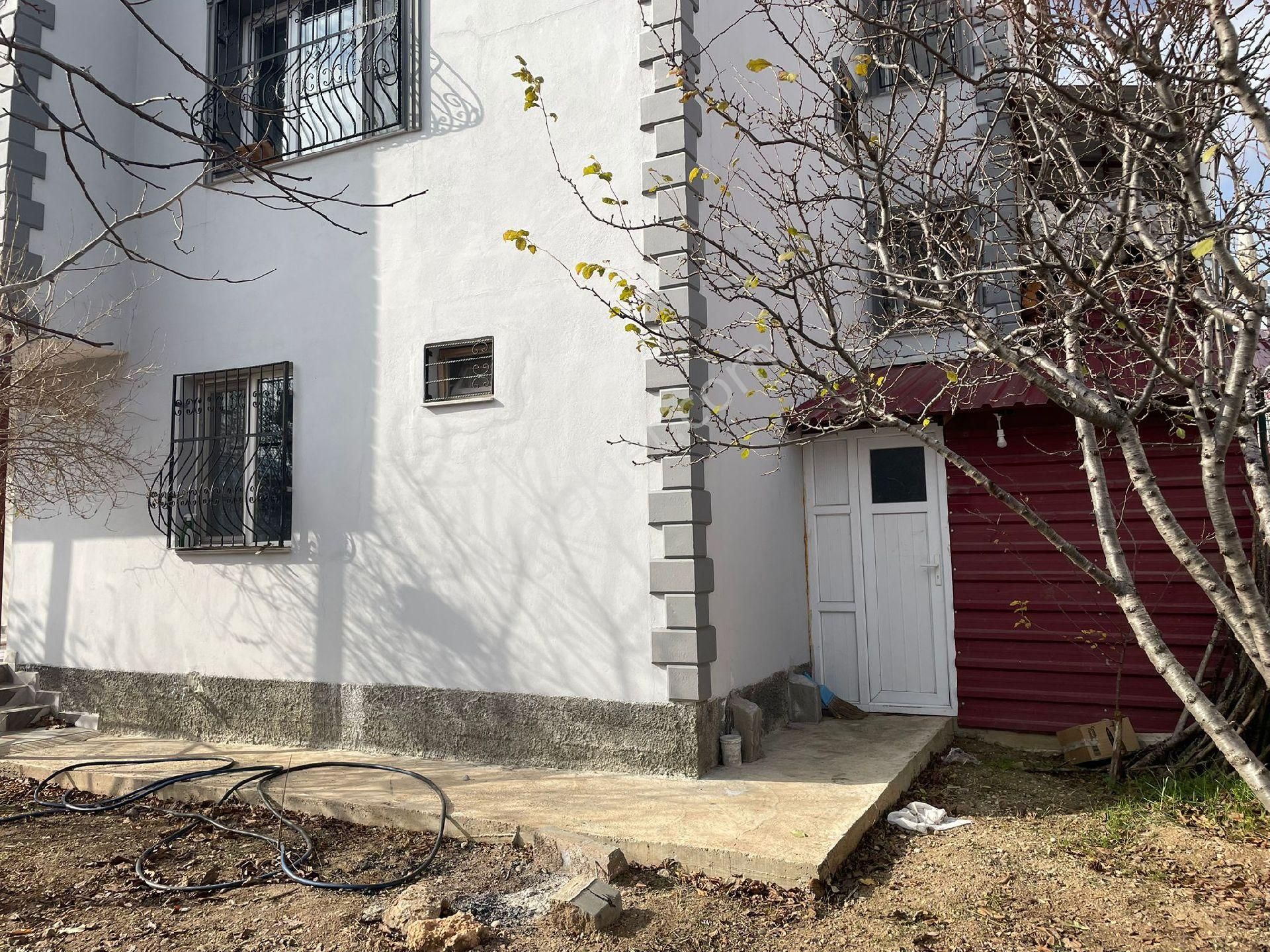Merkez Yaylada, Bahçe Kullanımlı, Kiralık Ev (yıllık Peşin) - Görsel 3