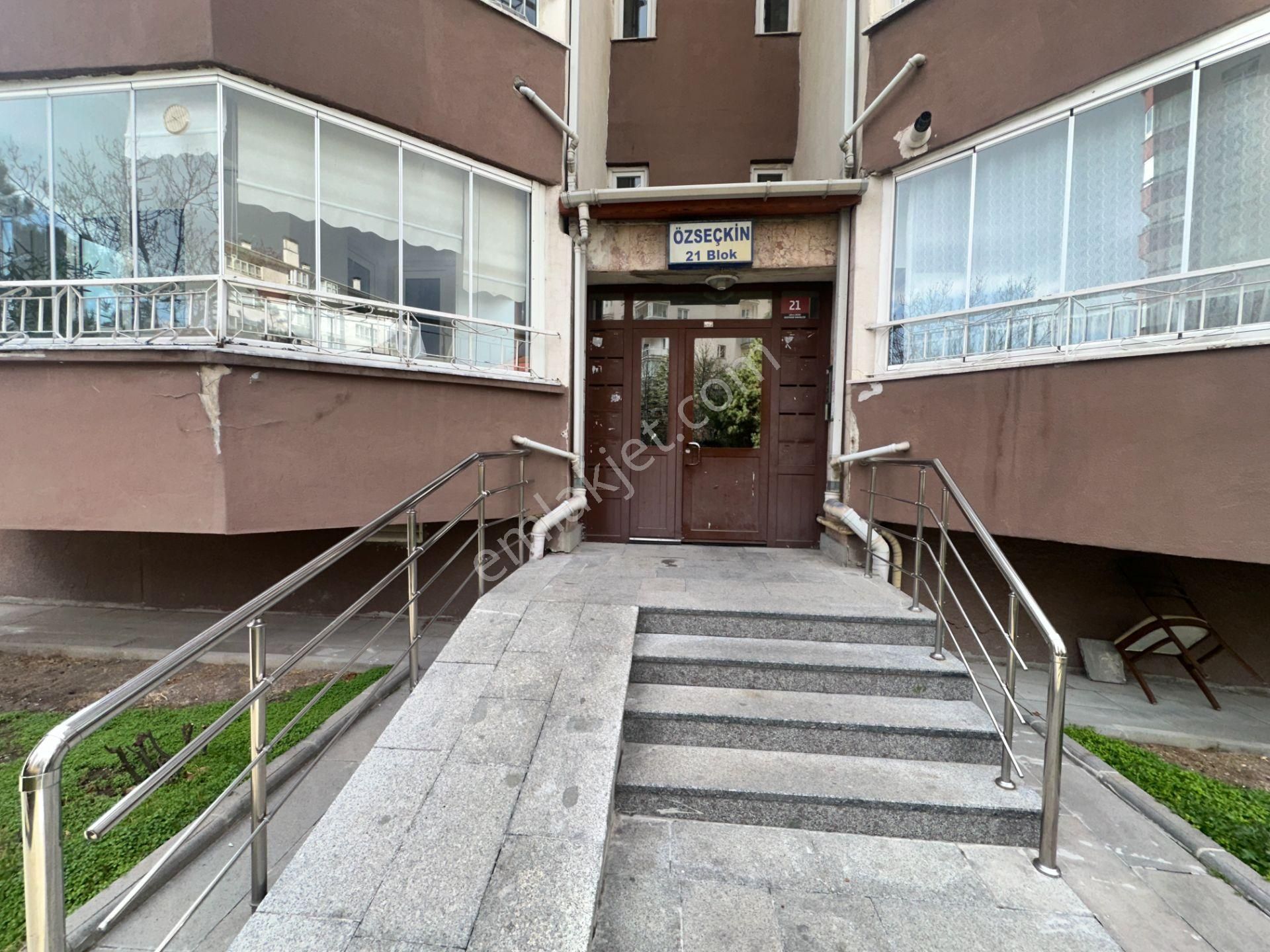 Kentkoop Mah Öz Seçkin Sit 1.kat 120m2 3+1 Batıkent Metro Yakını Merkezi Lokasyon - Görsel 30