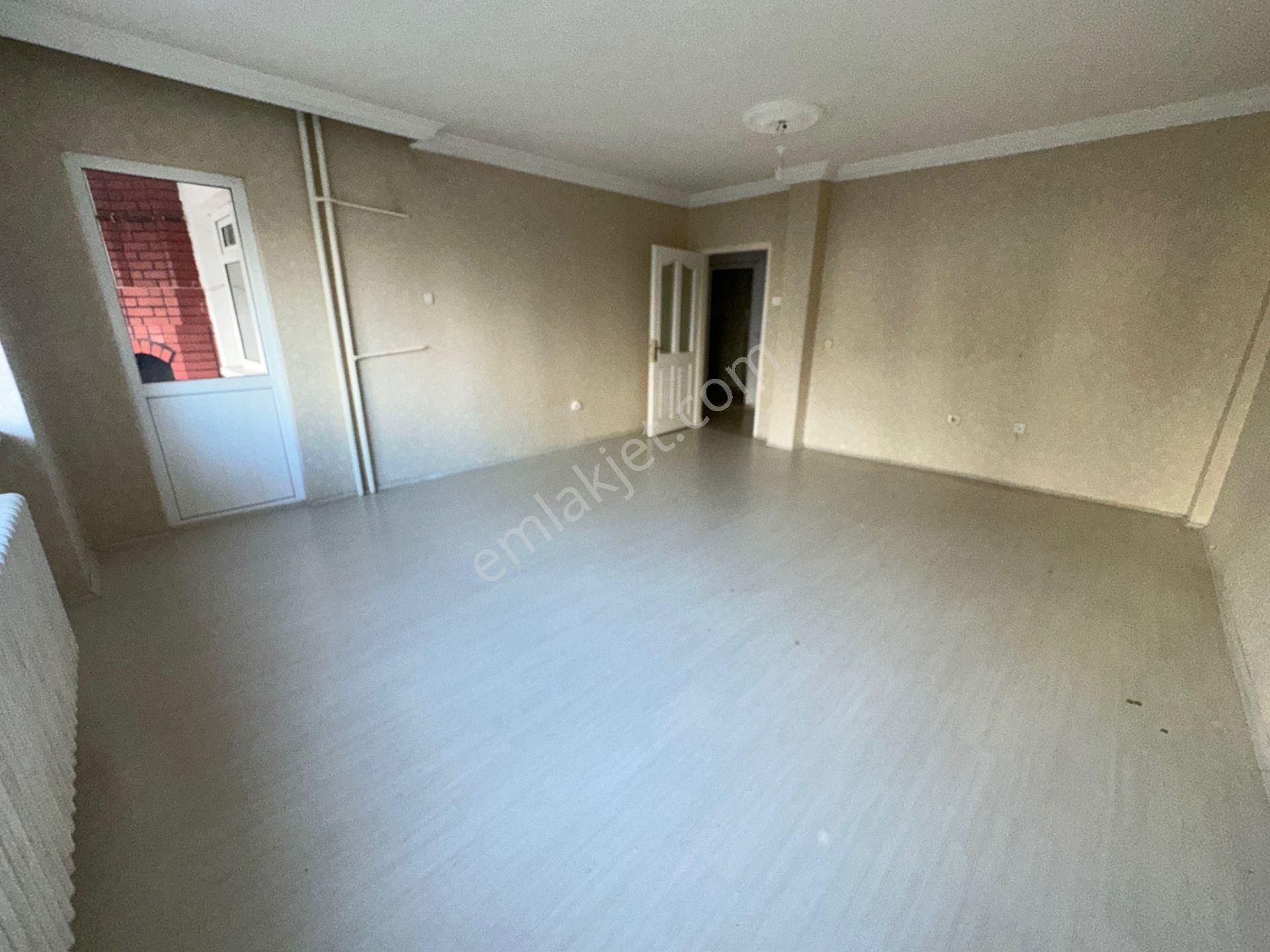 Kentkoop Mah Öz Seçkin Sit 1.kat 120m2 3+1 Batıkent Metro Yakını Merkezi Lokasyon - Görsel 4