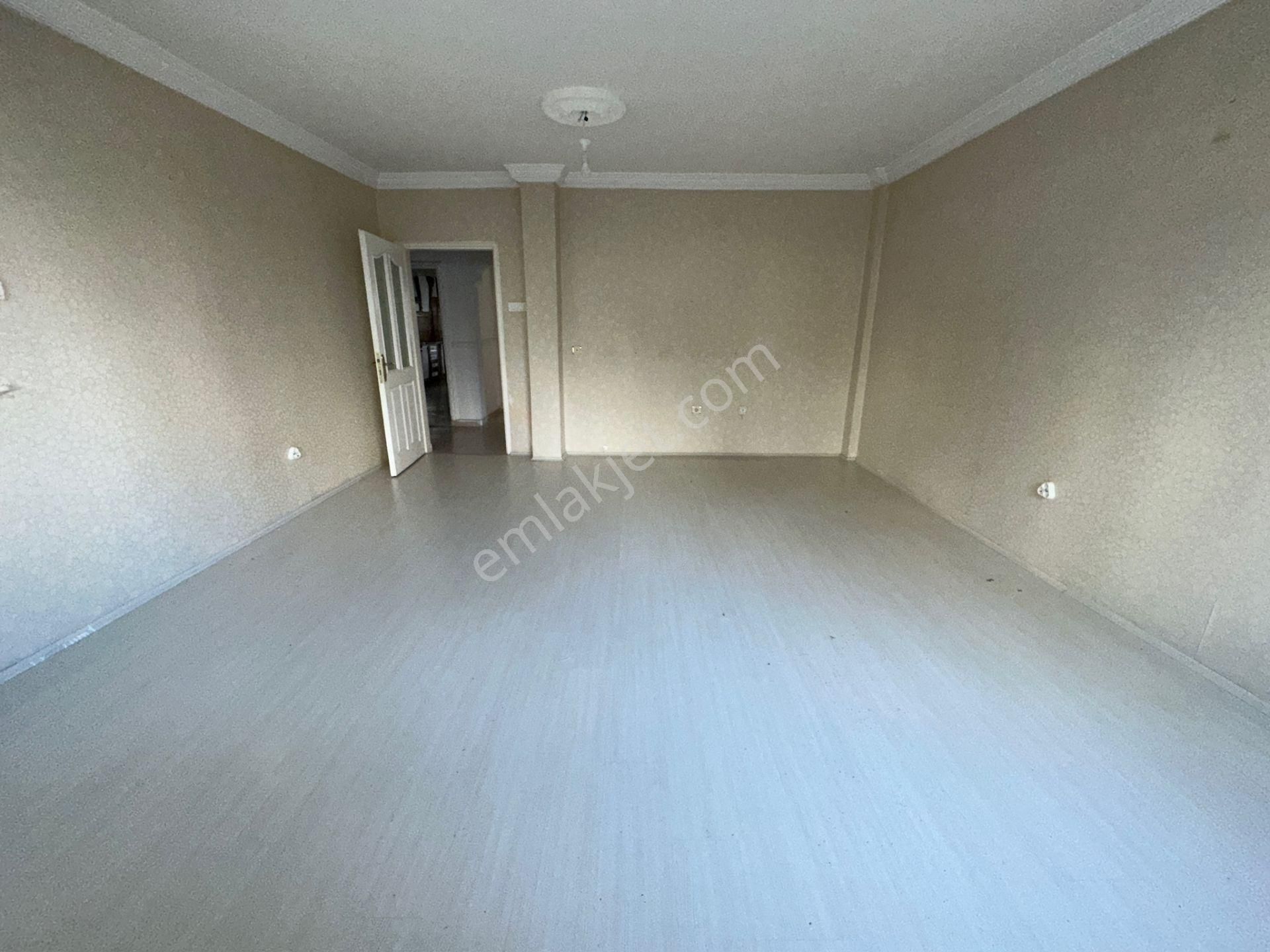 Kentkoop Mah Öz Seçkin Sit 1.kat 120m2 3+1 Batıkent Metro Yakını Merkezi Lokasyon - Görsel 5