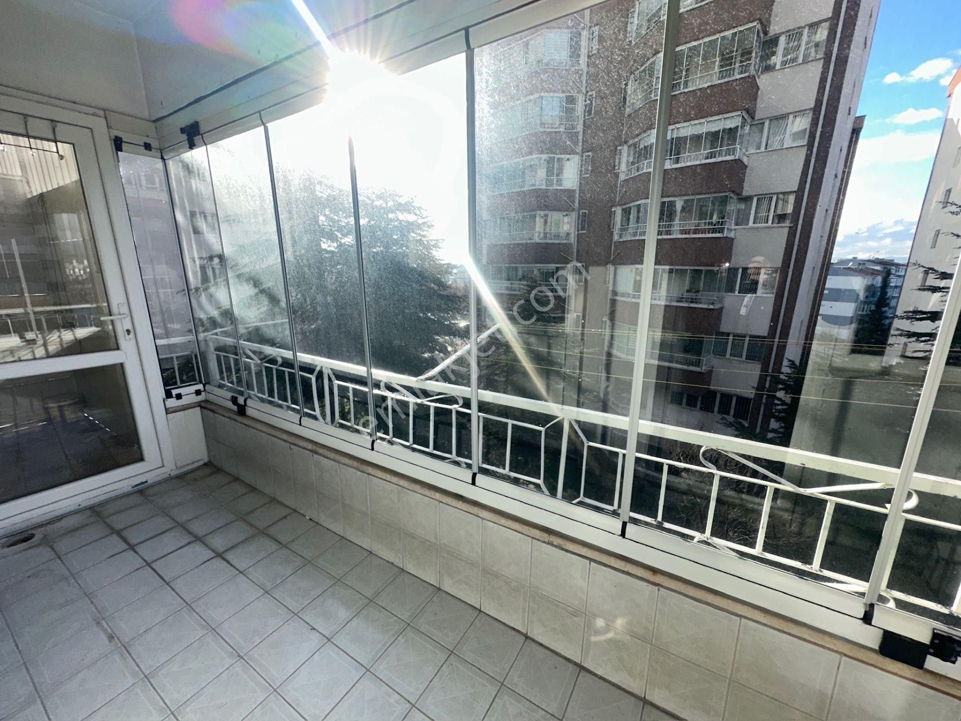 Kentkoop Mah Öz Seçkin Sit 1.kat 120m2 3+1 Batıkent Metro Yakını Merkezi Lokasyon - Görsel 21