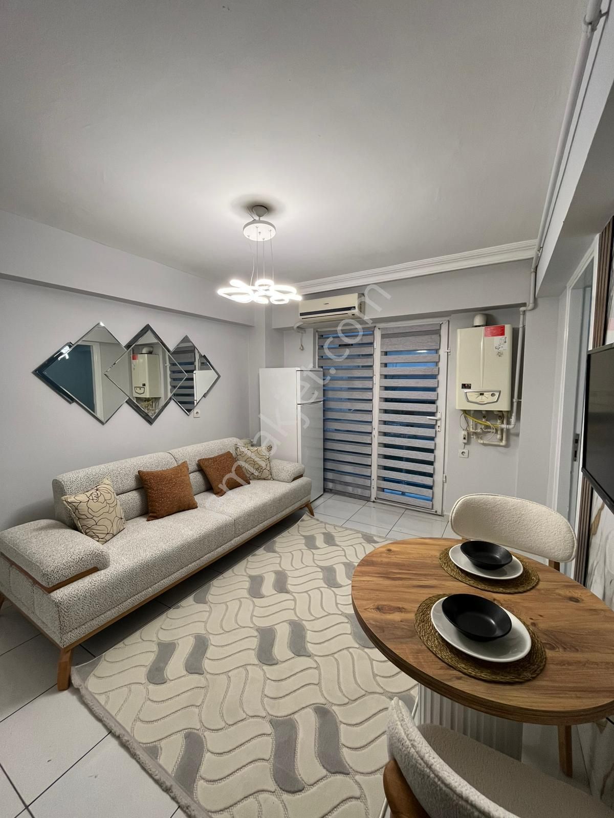 Ender Uysal Gayrimenkulden Devlet Hastanesine Yakın 1+1 Klimalı Lüx Eşyalı Satılık Apart... - Görsel 2