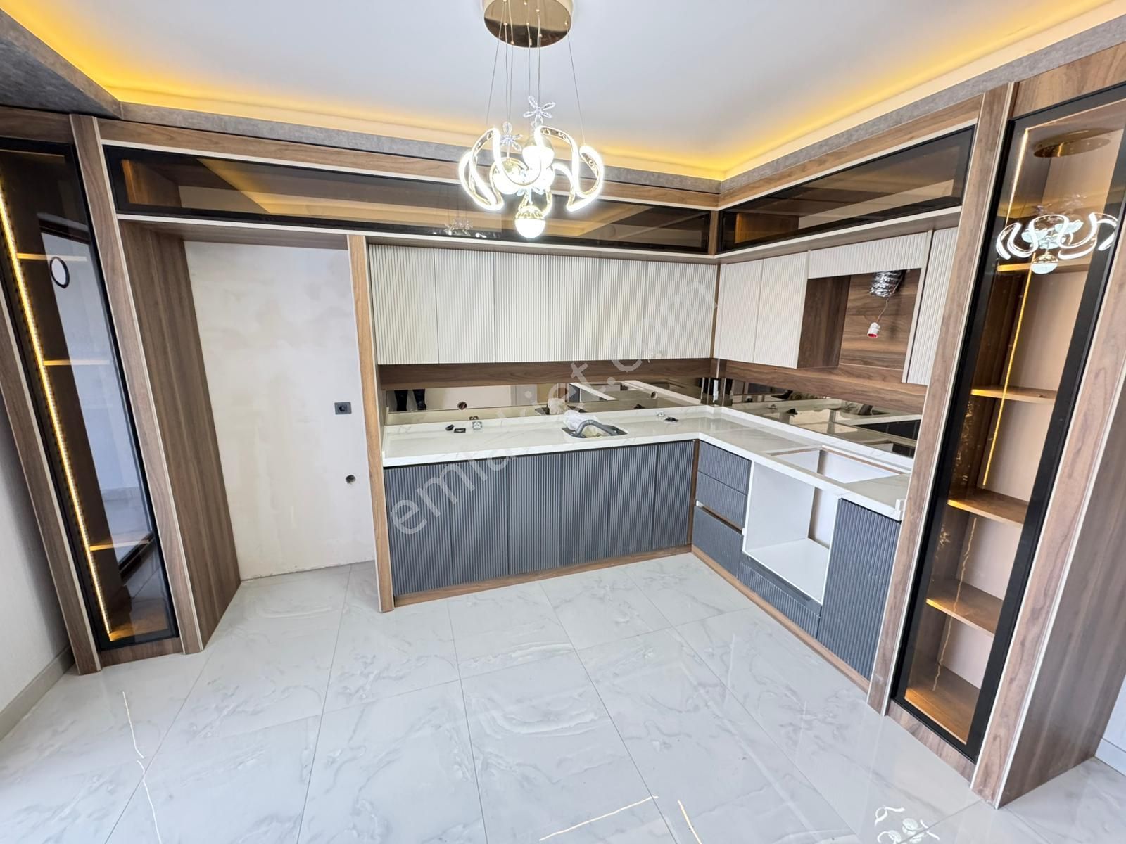 Yenikent Mustafa Kemal'de Mükemmel Lokasyonda Satılık 4+1 Daire - Görsel 2