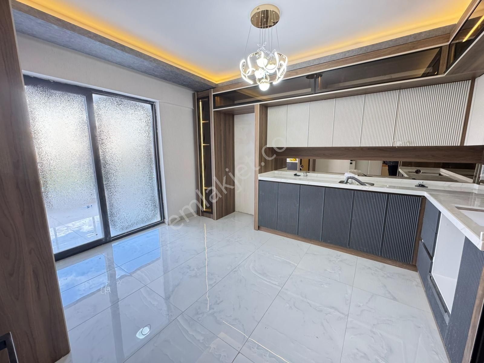 Yenikent Mustafa Kemal'de Mükemmel Lokasyonda Satılık 4+1 Daire - Görsel 5