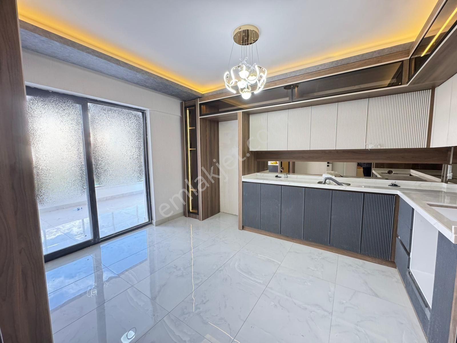 Yenikent Mustafa Kemal'de Mükemmel Lokasyonda Satılık 4+1 Daire - Görsel 3