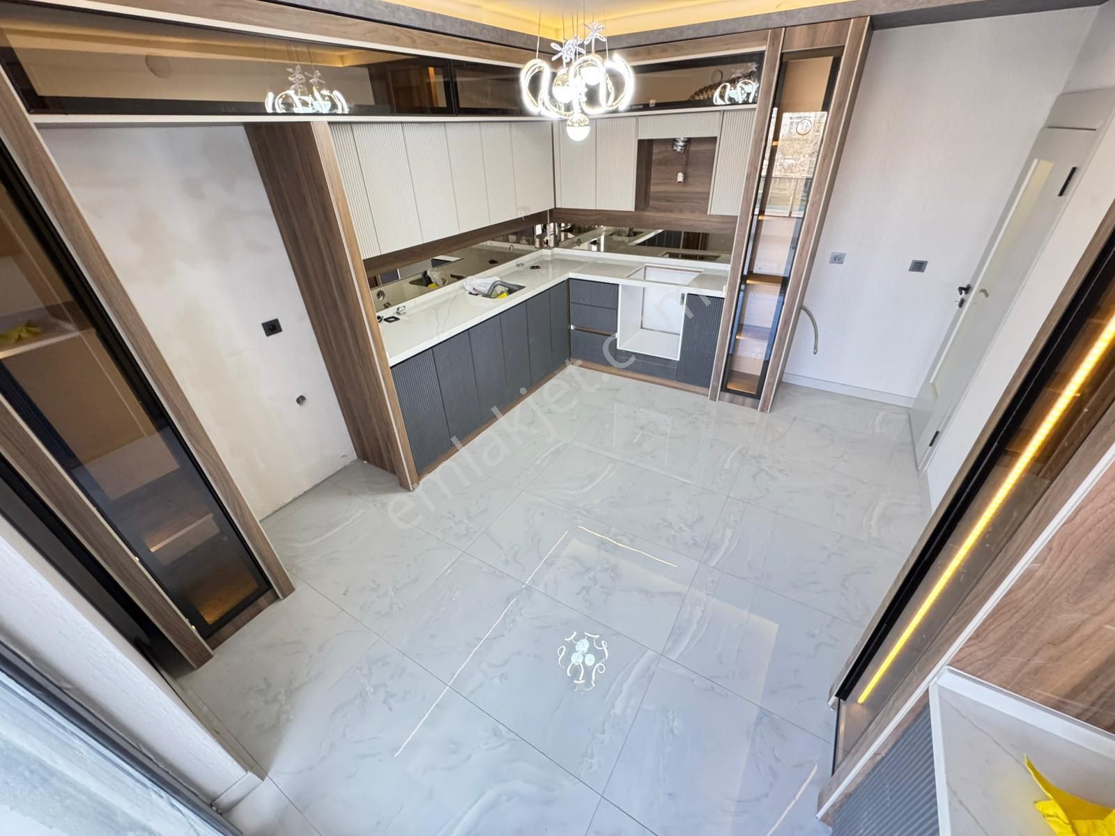 Yenikent Mustafa Kemal'de Mükemmel Lokasyonda Satılık 4+1 Daire - Görsel 4