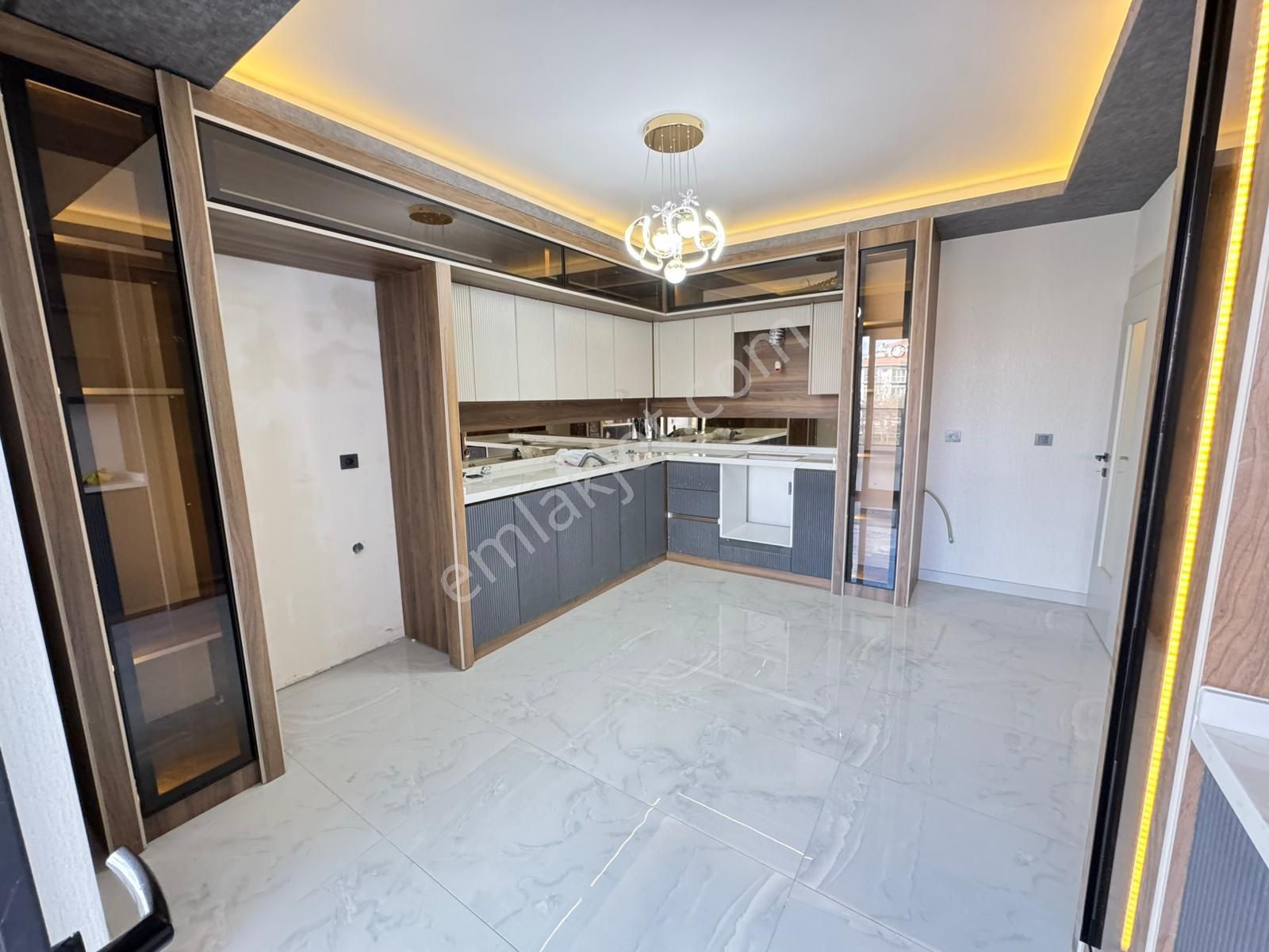 Yenikent Mustafa Kemal'de Mükemmel Lokasyonda Satılık 4+1 Daire - Görsel 6