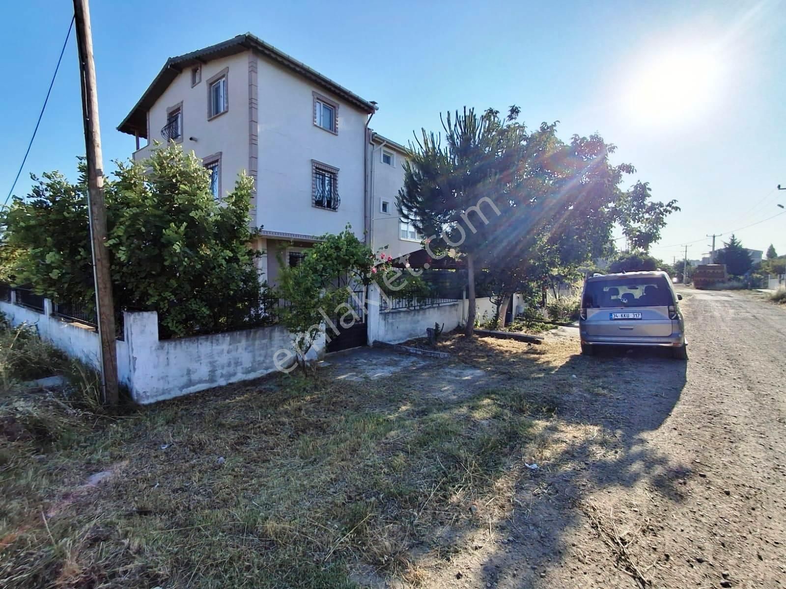 Deniz Manzaralı 4+1 Kullanışlı Bahçesi Olan Boş Satılık Villa - Görsel 8