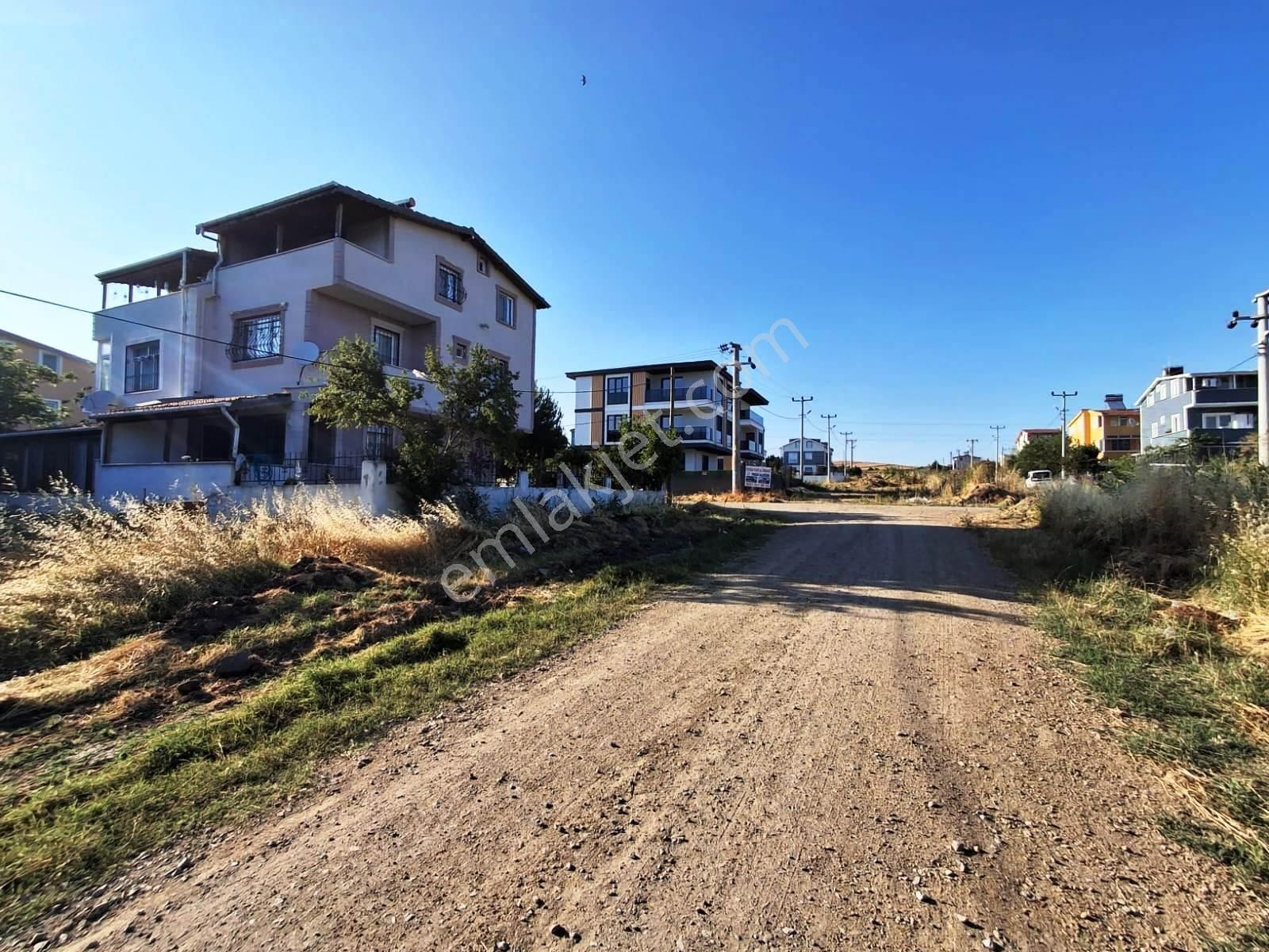 Deniz Manzaralı 4+1 Kullanışlı Bahçesi Olan Boş Satılık Villa - Görsel 3