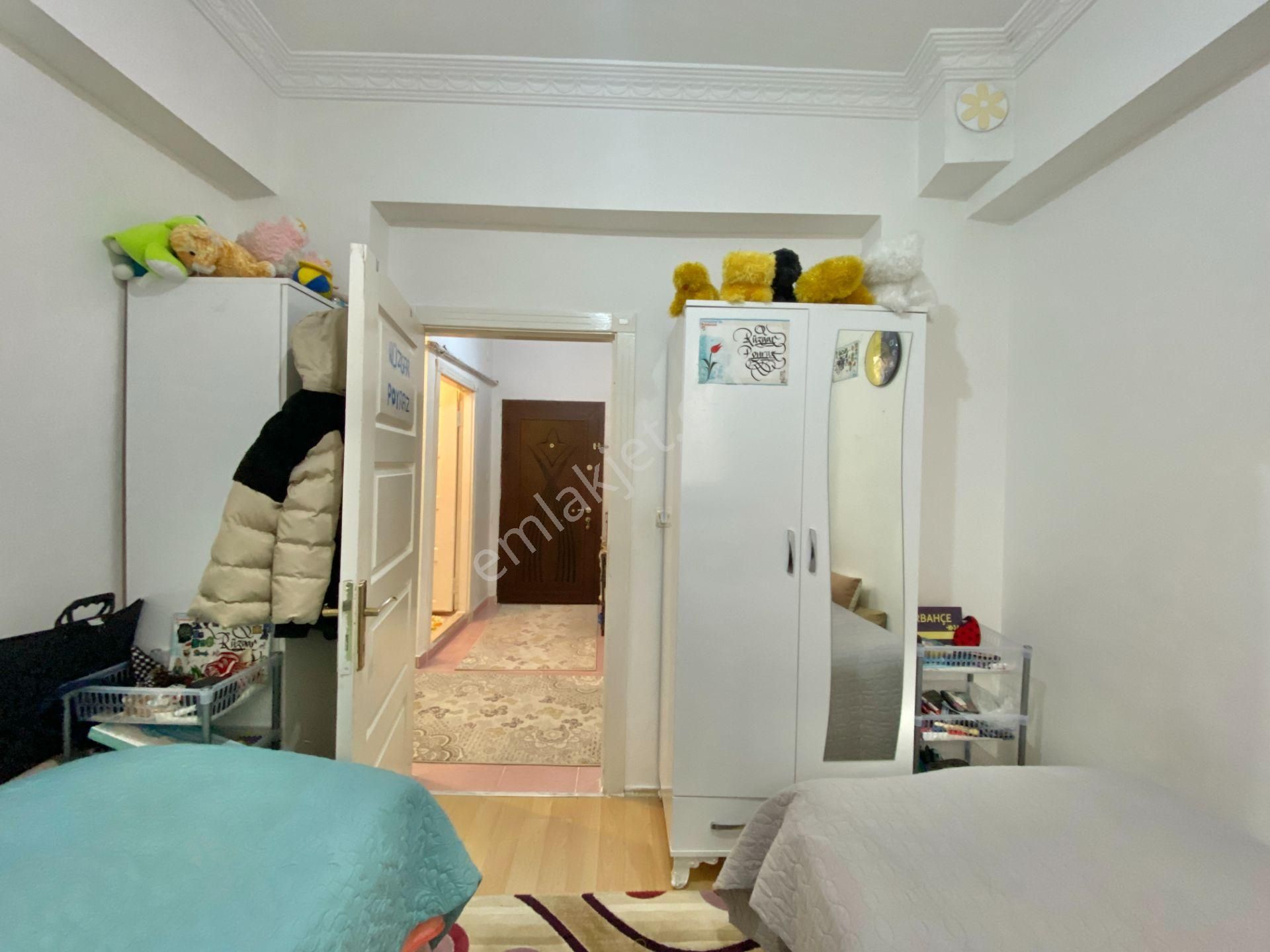 Kalecik Emlak'tan Park Ve Okullara Yakın E. Banyolu 2+1 Daire - Görsel 14