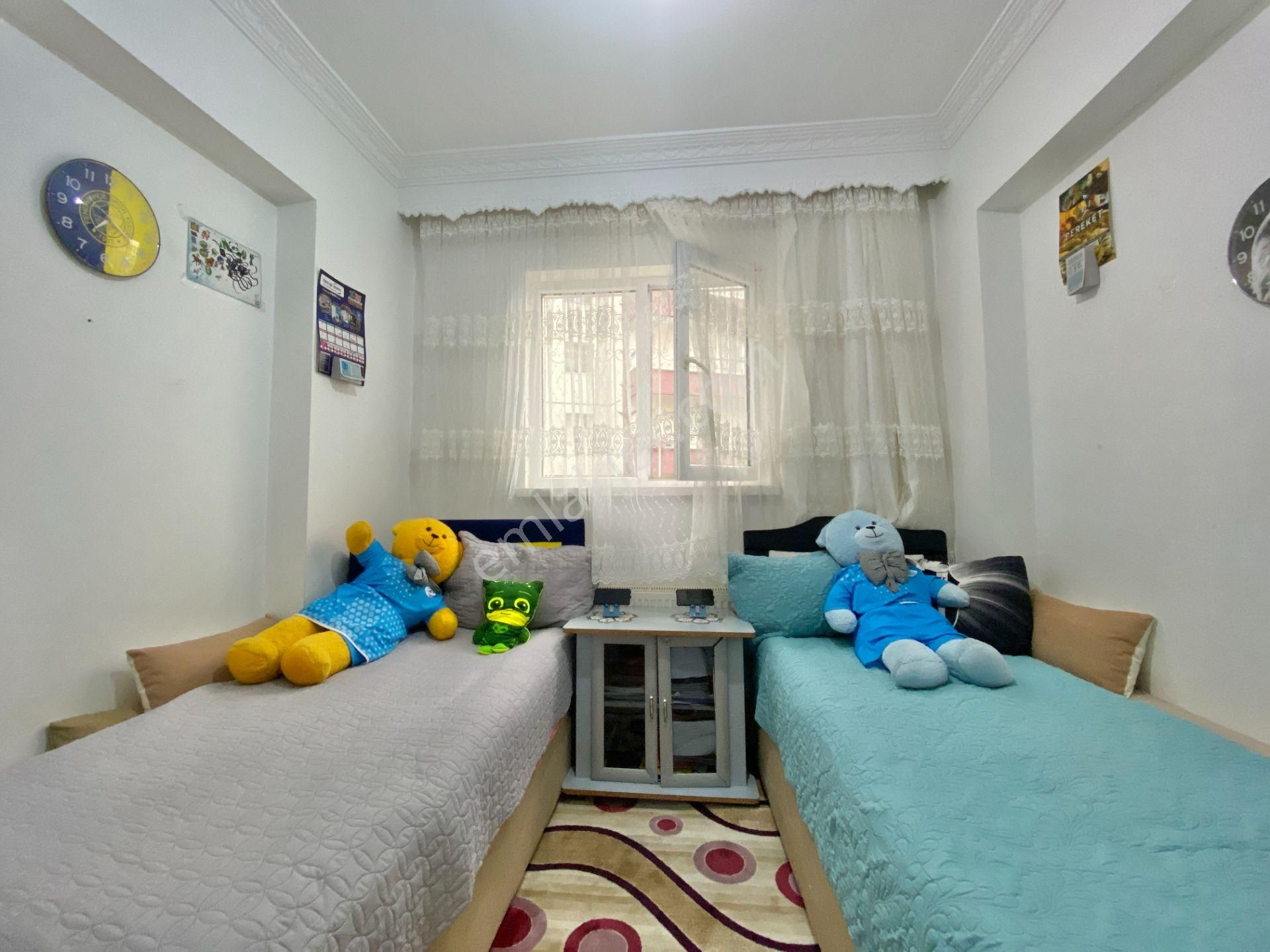 Kalecik Emlak'tan Park Ve Okullara Yakın E. Banyolu 2+1 Daire - Görsel 12