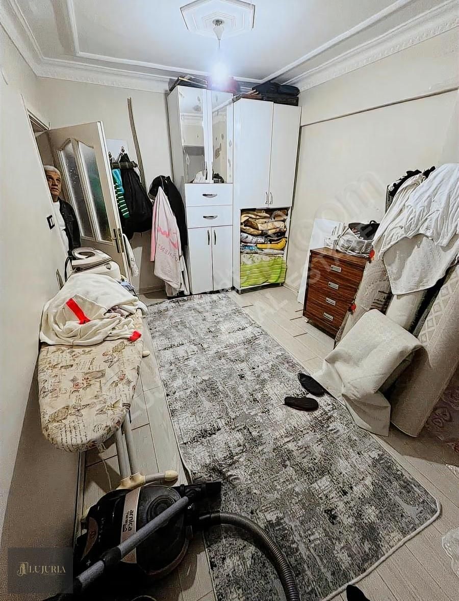 Karadeniz Mahallesinde Bahçeli | Full Tadilatlı | 90 M² Bodrum - Görsel 9