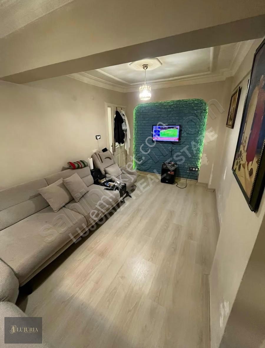 Karadeniz Mahallesinde Bahçeli | Full Tadilatlı | 90 M² Bodrum - Görsel 14