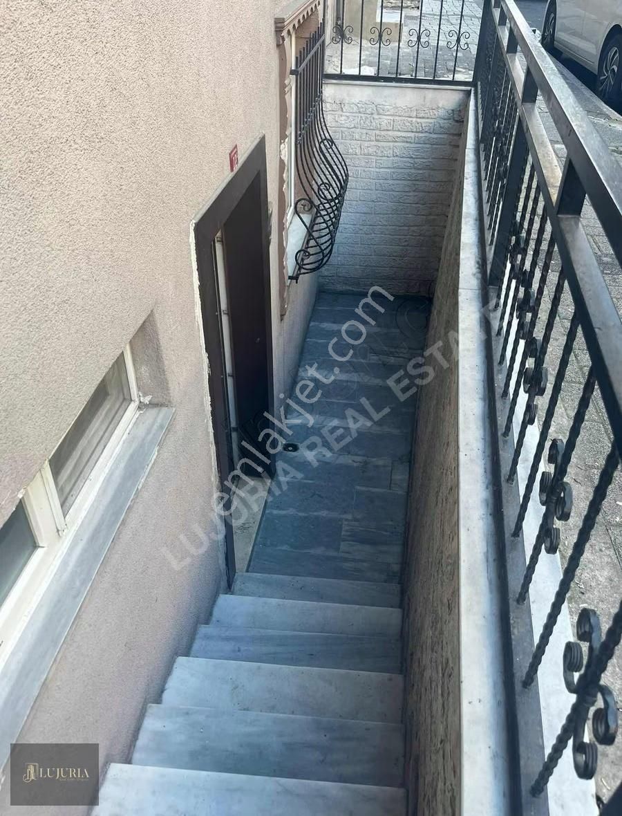 Karadeniz Mahallesinde Bahçeli | Full Tadilatlı | 90 M² Bodrum - Görsel 10