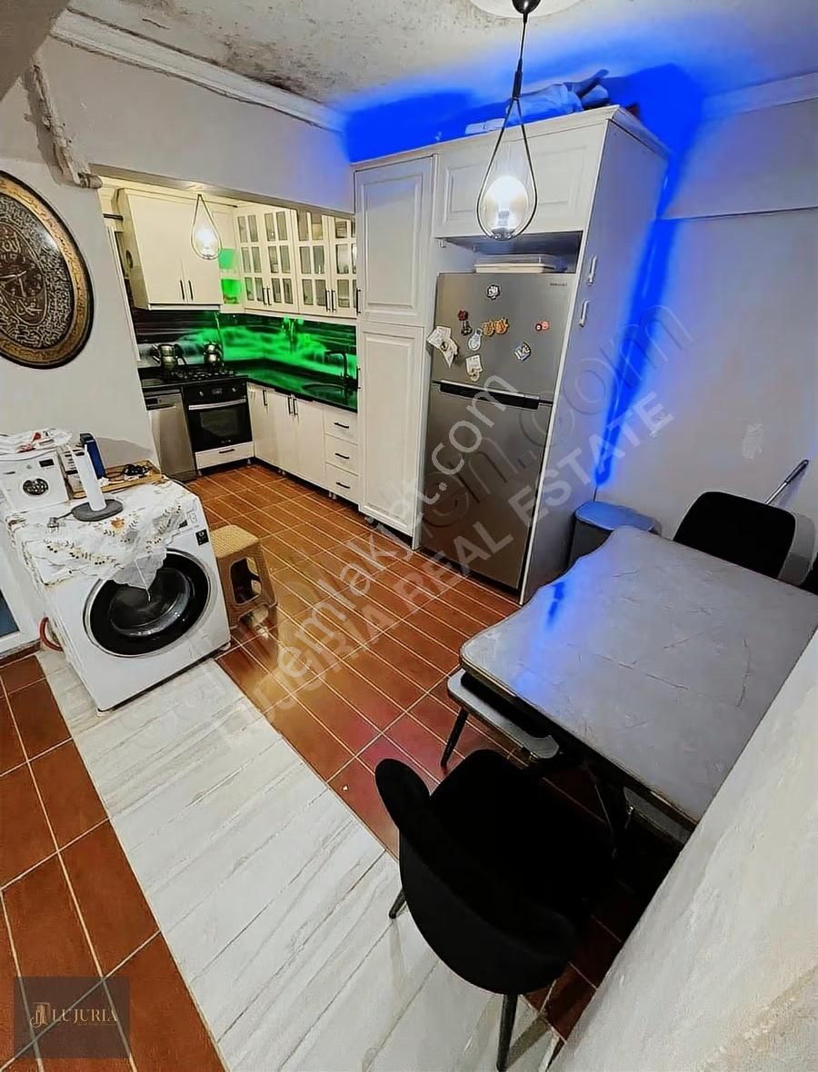 Karadeniz Mahallesinde Bahçeli | Full Tadilatlı | 90 M² Bodrum - Görsel 11