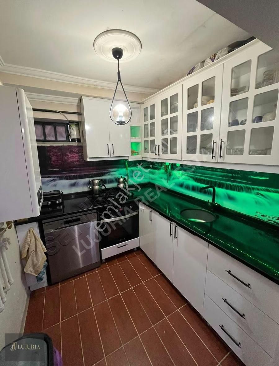 Karadeniz Mahallesinde Bahçeli | Full Tadilatlı | 90 M² Bodrum