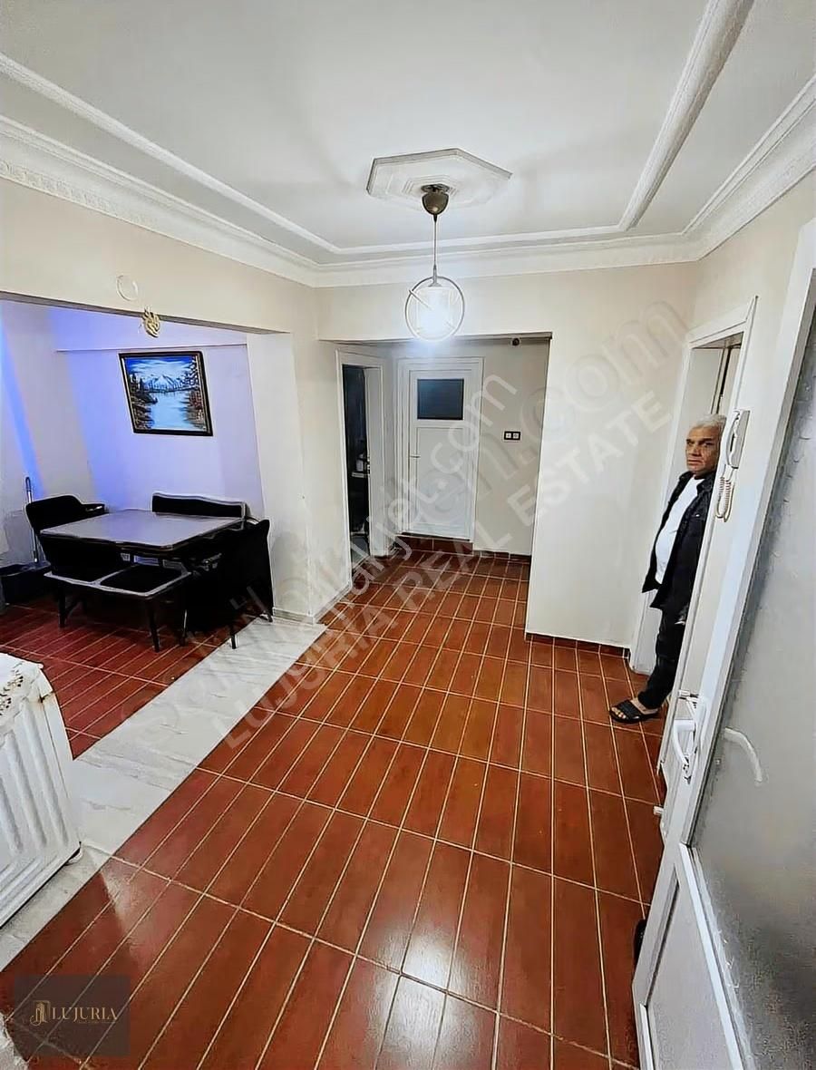 Karadeniz Mahallesinde Bahçeli | Full Tadilatlı | 90 M² Bodrum - Görsel 12