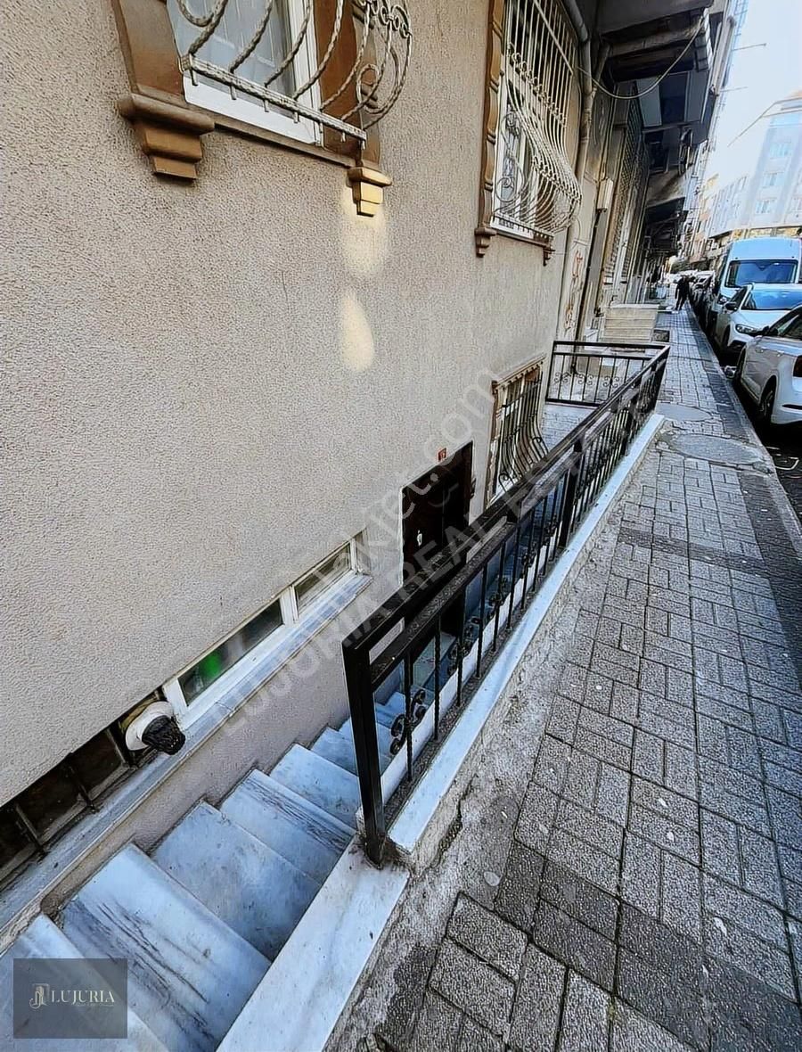 Karadeniz Mahallesinde Bahçeli | Full Tadilatlı | 90 M² Bodrum - Görsel 15