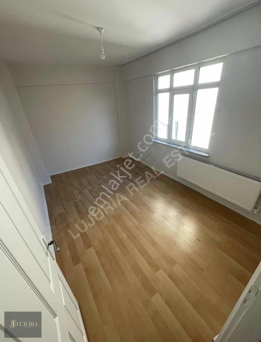 Tarihi Yarımada Silivrikapıda Yatırımlık Oturumluk Satılık Daire - Görsel 4