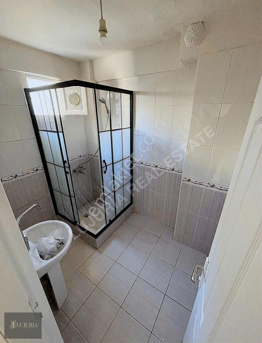 Tarihi Yarımada Silivrikapıda Yatırımlık Oturumluk Satılık Daire - Görsel 3