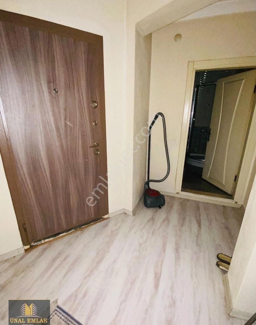 Ünal Emlak'tan Bandırma 17 Eylülde 1+1 Kombili Eşyalı Daire - Görsel 3