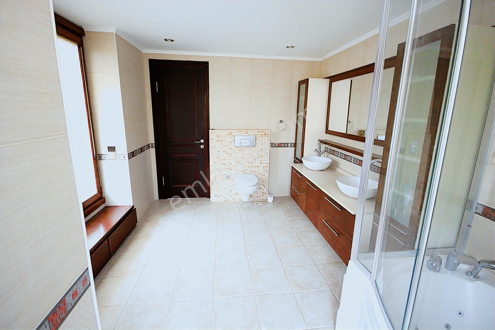 Güzel Lokasyonda Denize Sıfır Geniş Bahçeli 5+2 Muhteşem Villa - Görsel 7