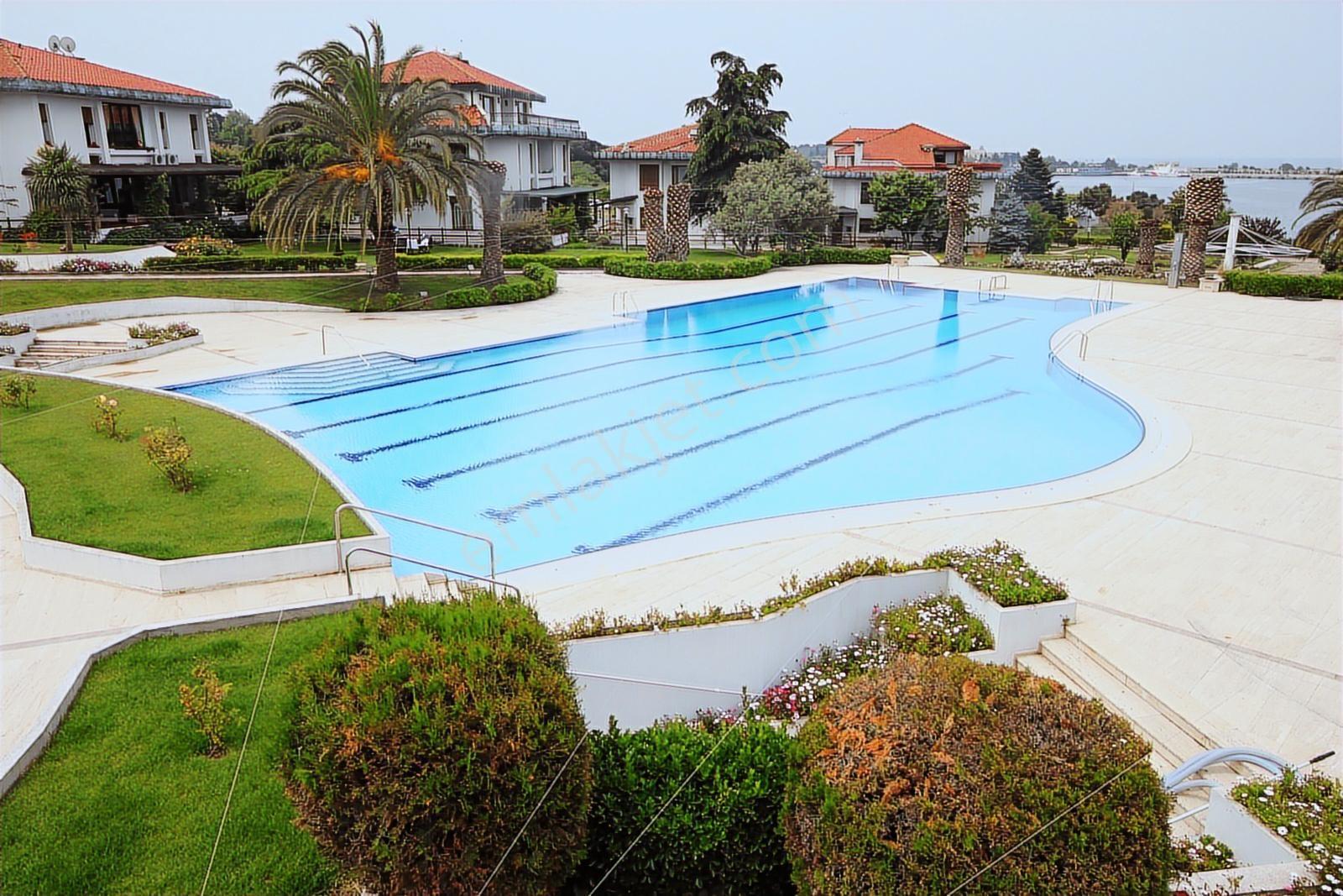 Güzel Lokasyonda Denize Sıfır Geniş Bahçeli 5+2 Muhteşem Villa - Görsel 32