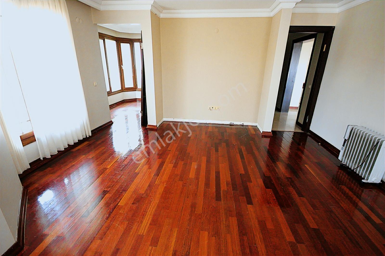 Güzel Lokasyonda Denize Sıfır Geniş Bahçeli 5+2 Muhteşem Villa - Görsel 19