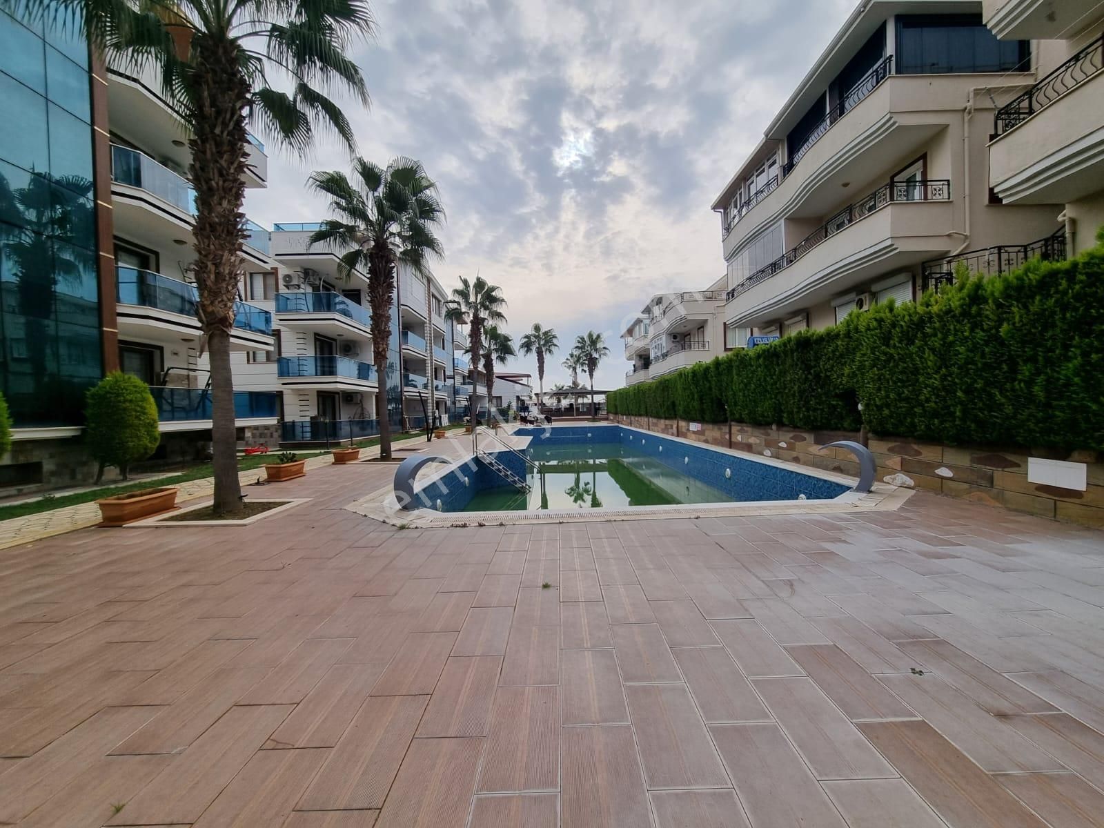 Didimde Denize Yakın Havuzlu Sitede 3+1 Eşyalı Dublex - Görsel 24