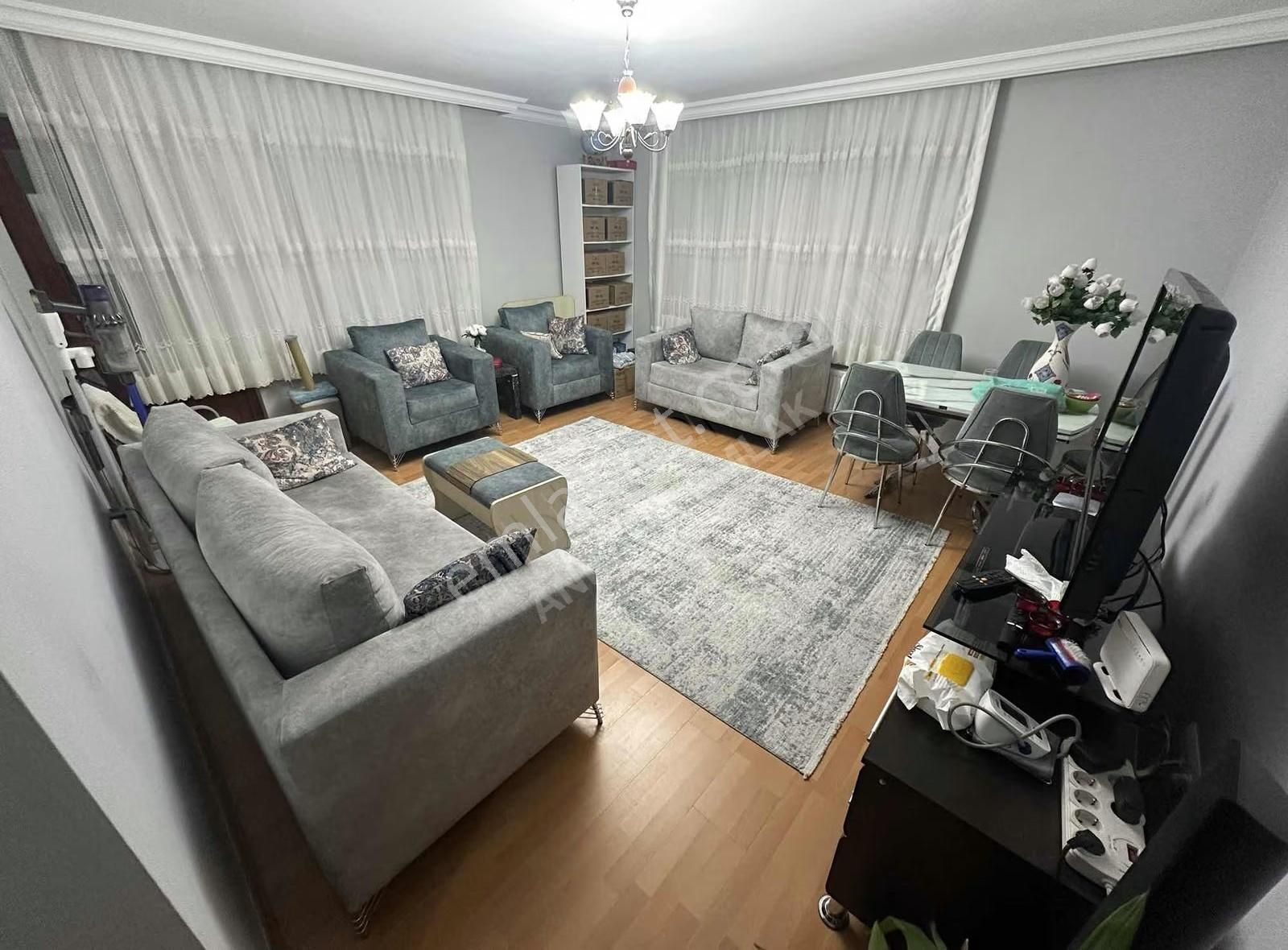 Ankara Emlak'tan Türközünde Geniş , Kilerli Kiralık 3+1 Daire