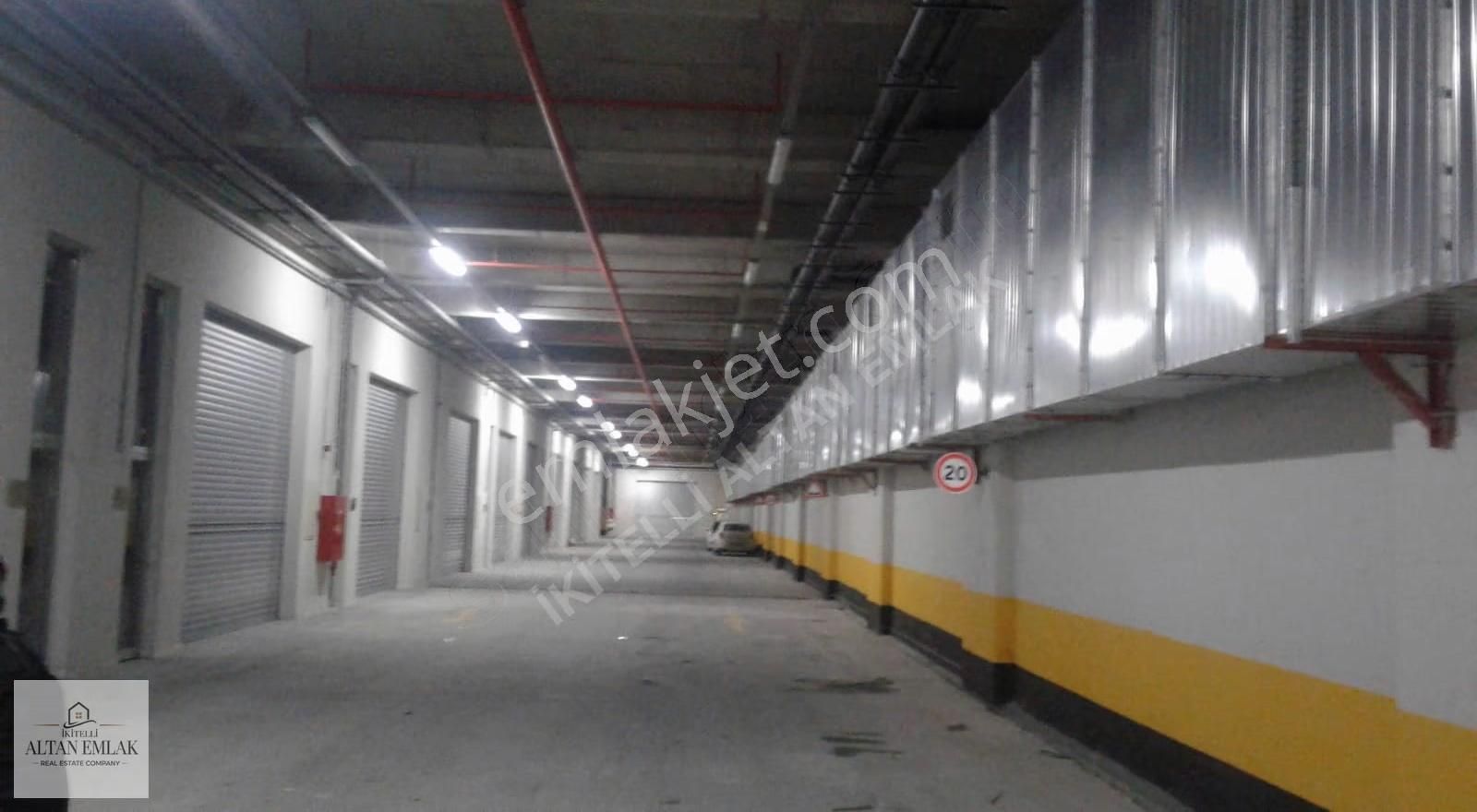 İkitelli Osb De H:6 M, Kamyon Yanaşır, Toprağa Basar Net 340 M2 - Görsel 3