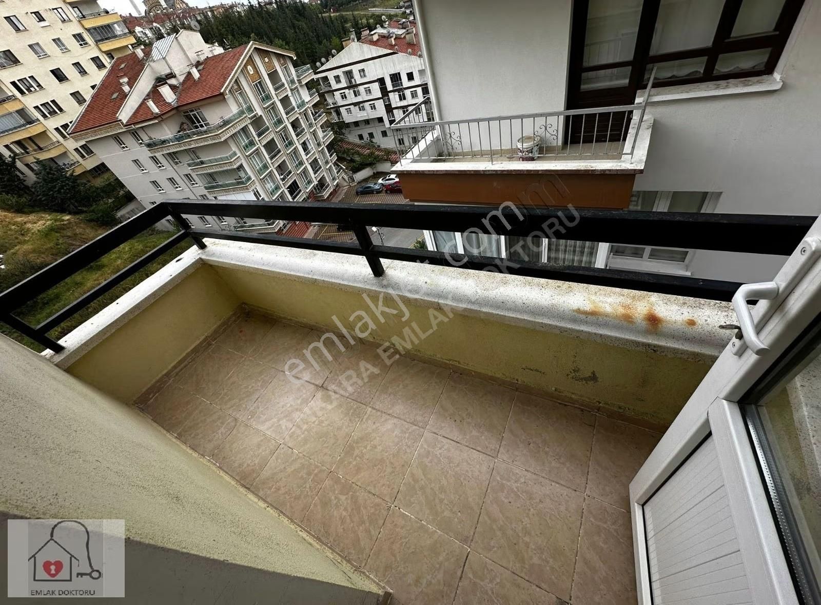 Bakımlı Temiz 5+1 Teraslı Acil Satılık Daire - Görsel 27