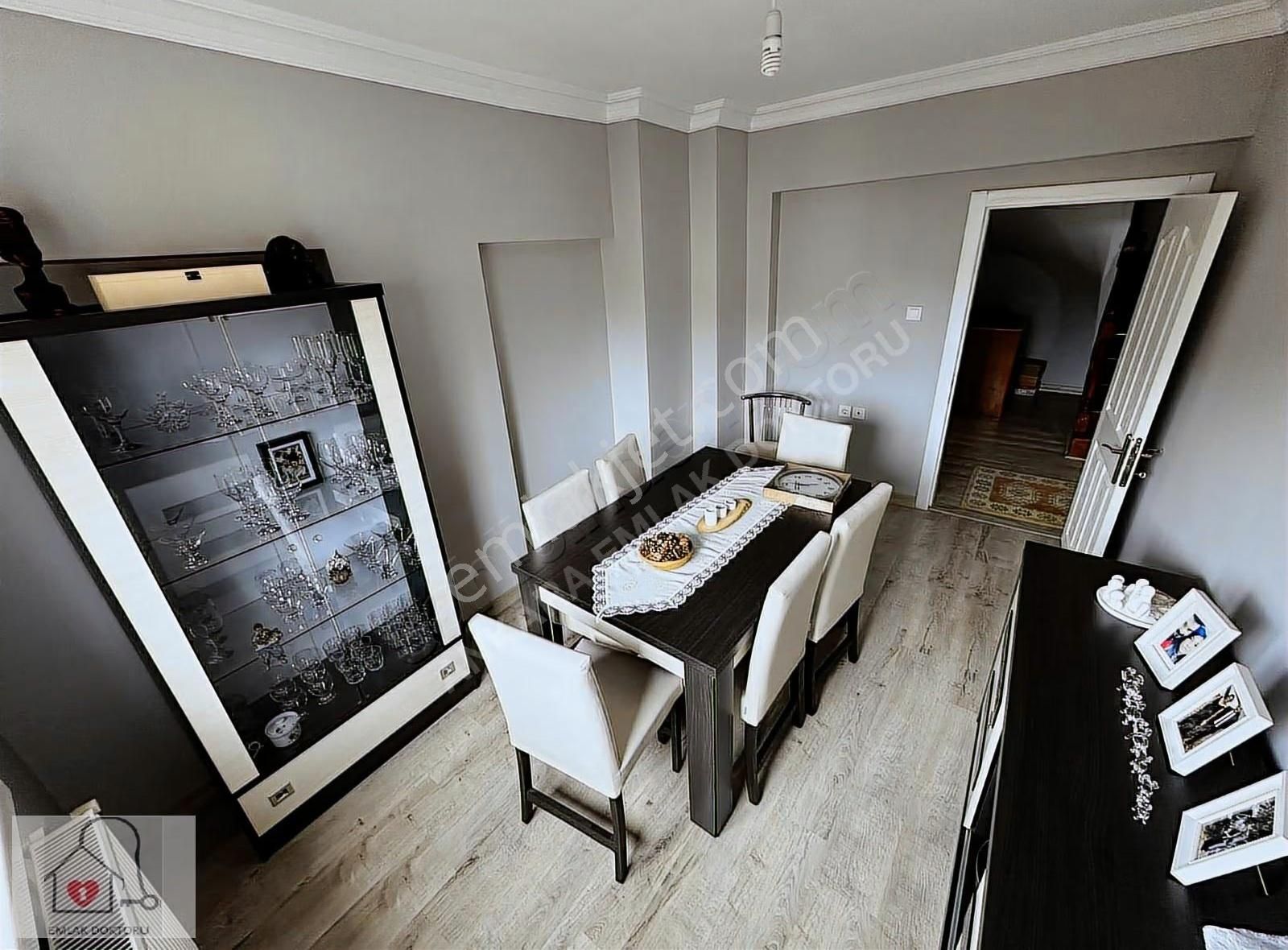 Bakımlı Temiz 5+1 Teraslı Acil Satılık Daire - Görsel 2