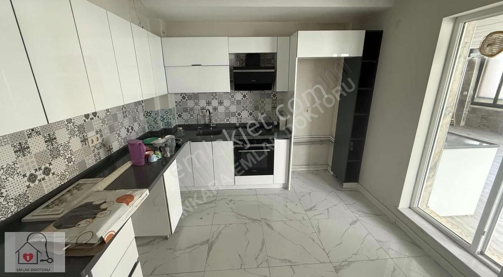 Ful Kredili Katta Kapalı Mutfak Geniş Teras Balkonlu 3+1 Sitede - Görsel 32