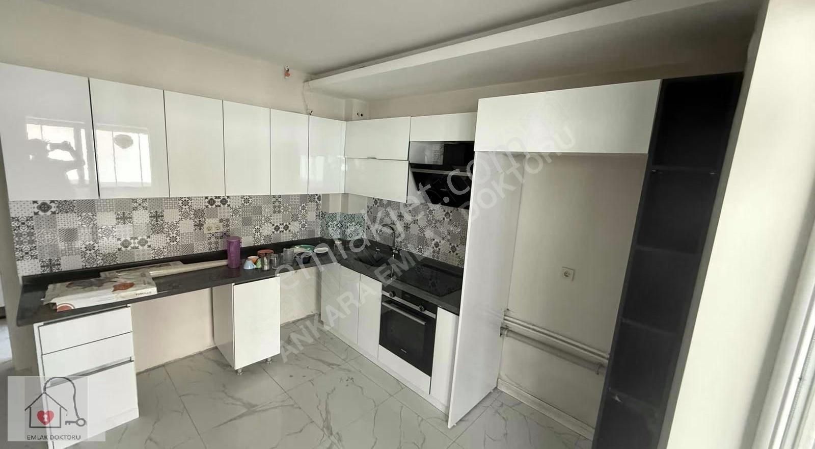 Ful Kredili Katta Kapalı Mutfak Geniş Teras Balkonlu 3+1 Sitede - Görsel 19