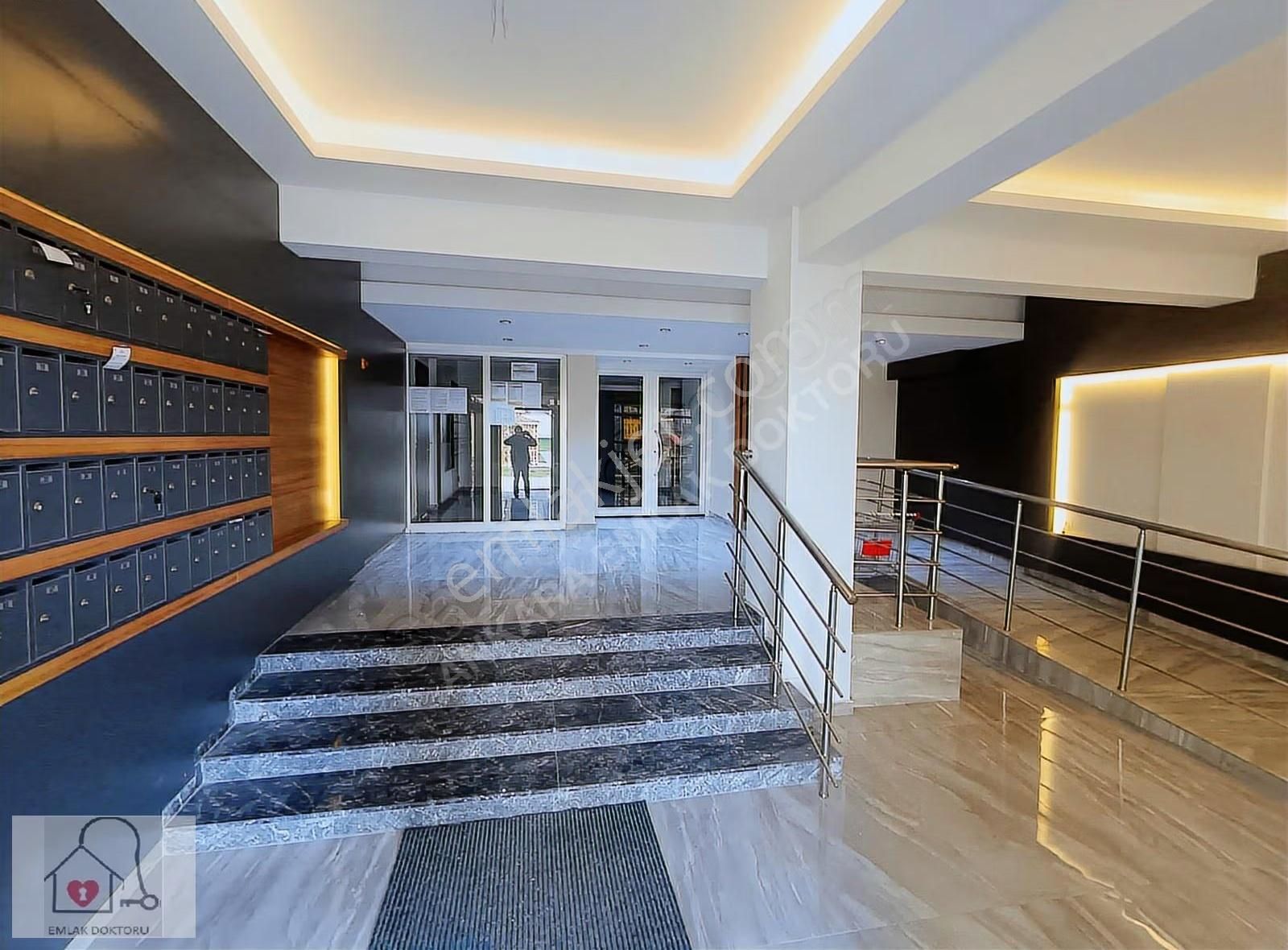 Giyinme Odalı Çift Banyolu Geniş Ve Manzaralı Önü Açık 2+1 Daire - Görsel 16