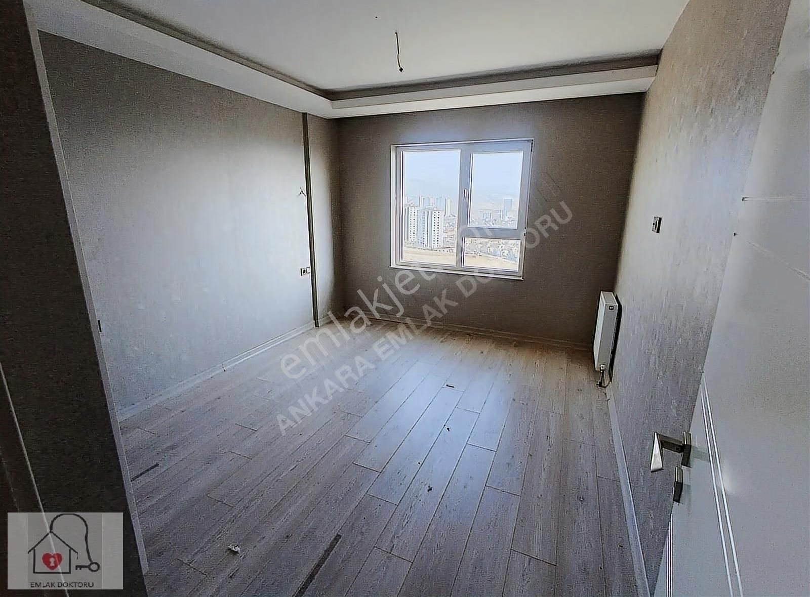 Giyinme Odalı Çift Banyolu Geniş Ve Manzaralı Önü Açık 2+1 Daire - Görsel 18
