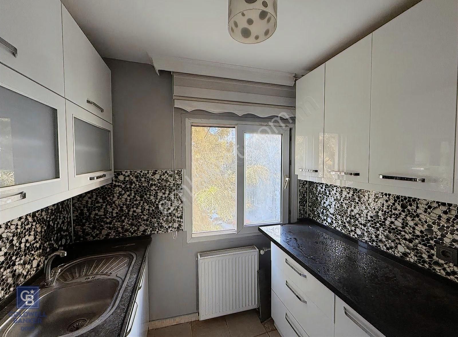 Alsancak Merkezi Konumda, Ulaşımı Kolay, 3 Cepheli 3+1 Kiralık - Görsel 3