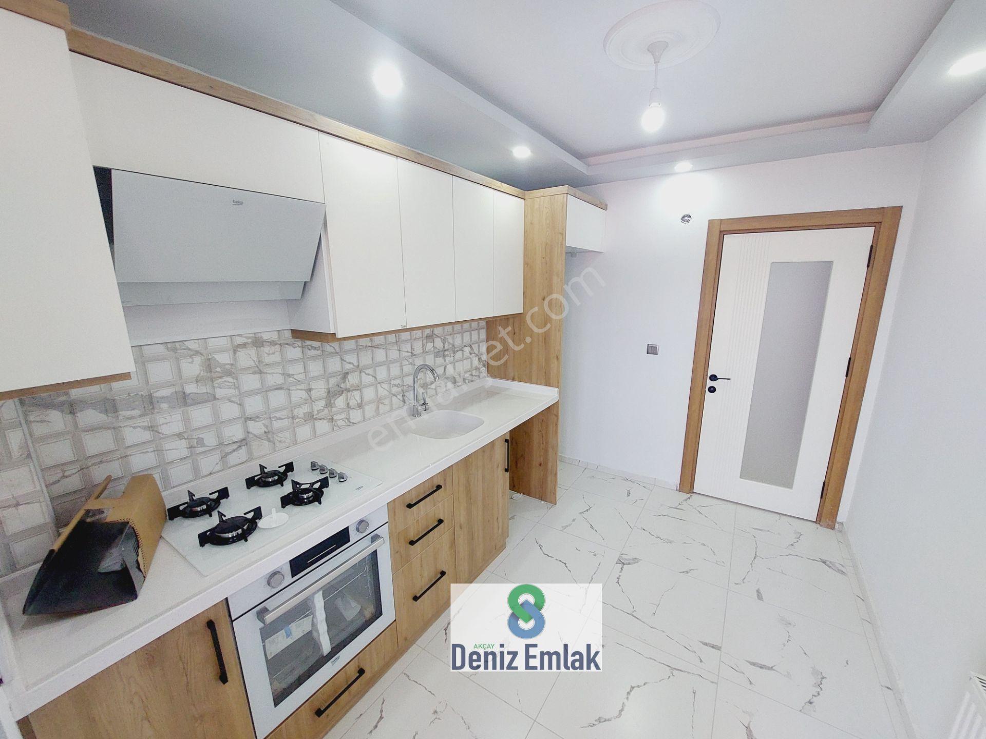 Denizden Zeytinlide Ön Cephe Arakat Asansörlü Geniş Satılık 2+1 Daire.